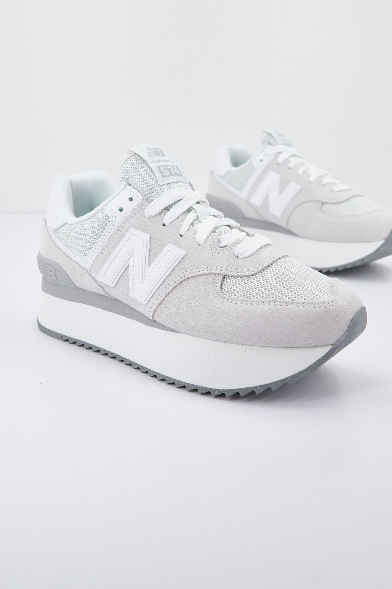 NEW BALANCE WL574ZSC  en color BLANCO (2)