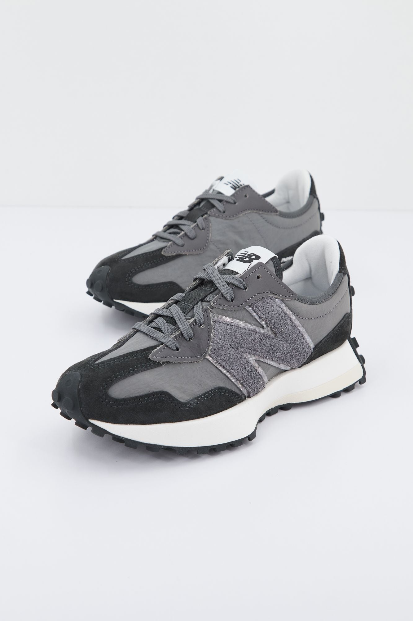 NEW BALANCE WS327 VF  en color GRIS (2)