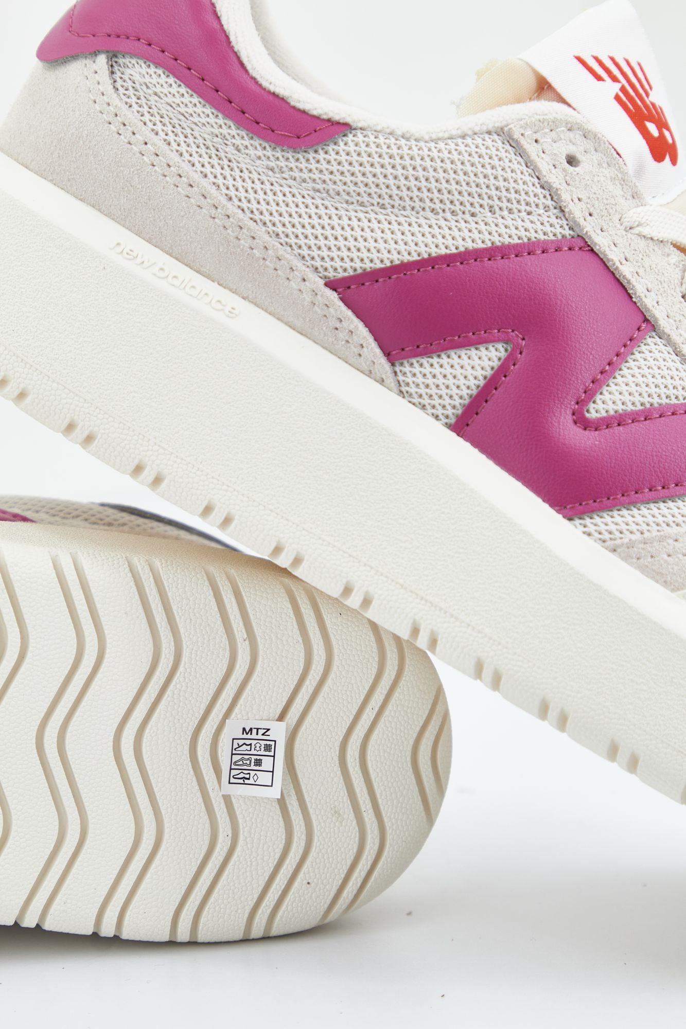 NEW BALANCE CT302 RP  en color BEIS (4)