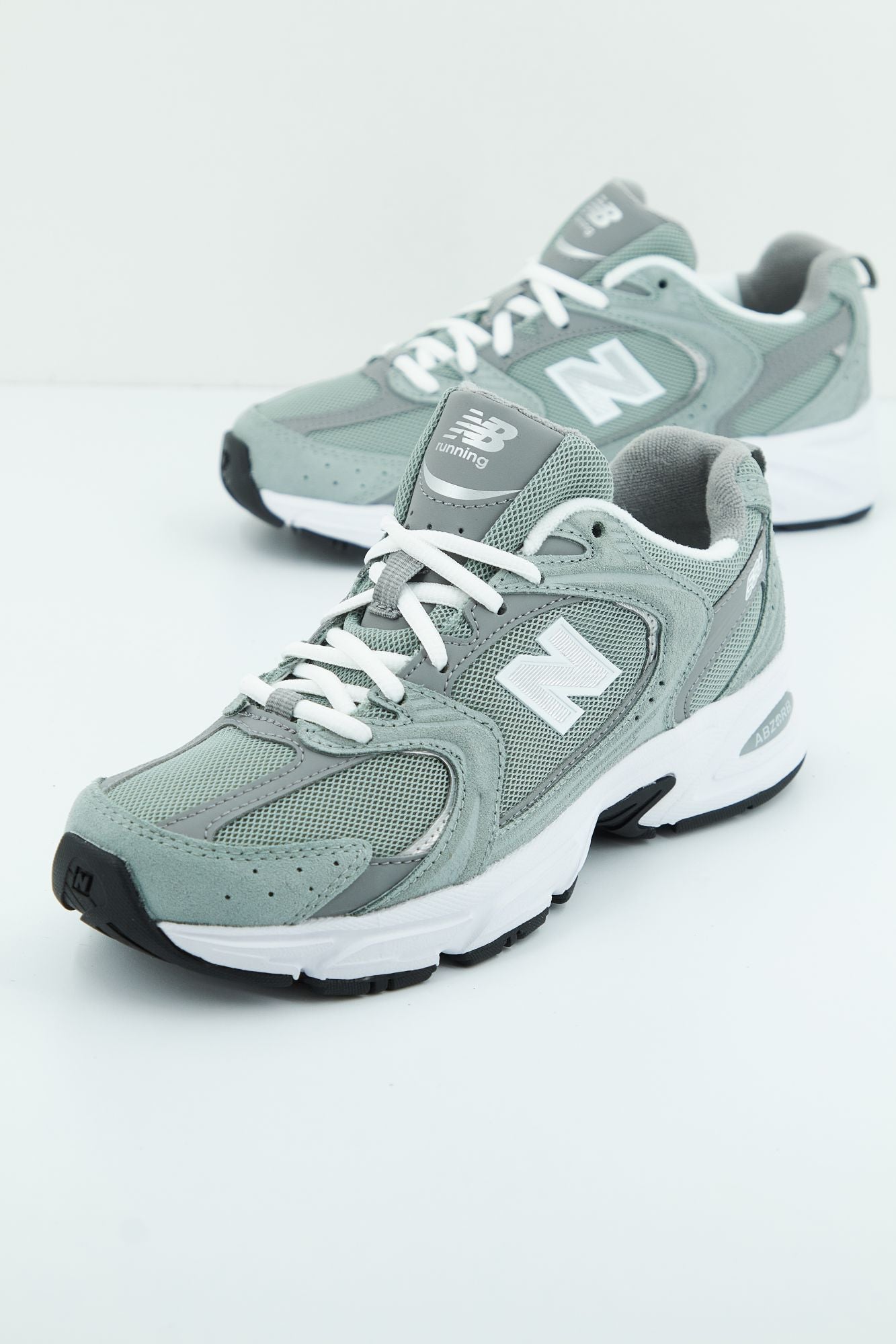 NEW BALANCE MR530 CM  en color VERDE (1)