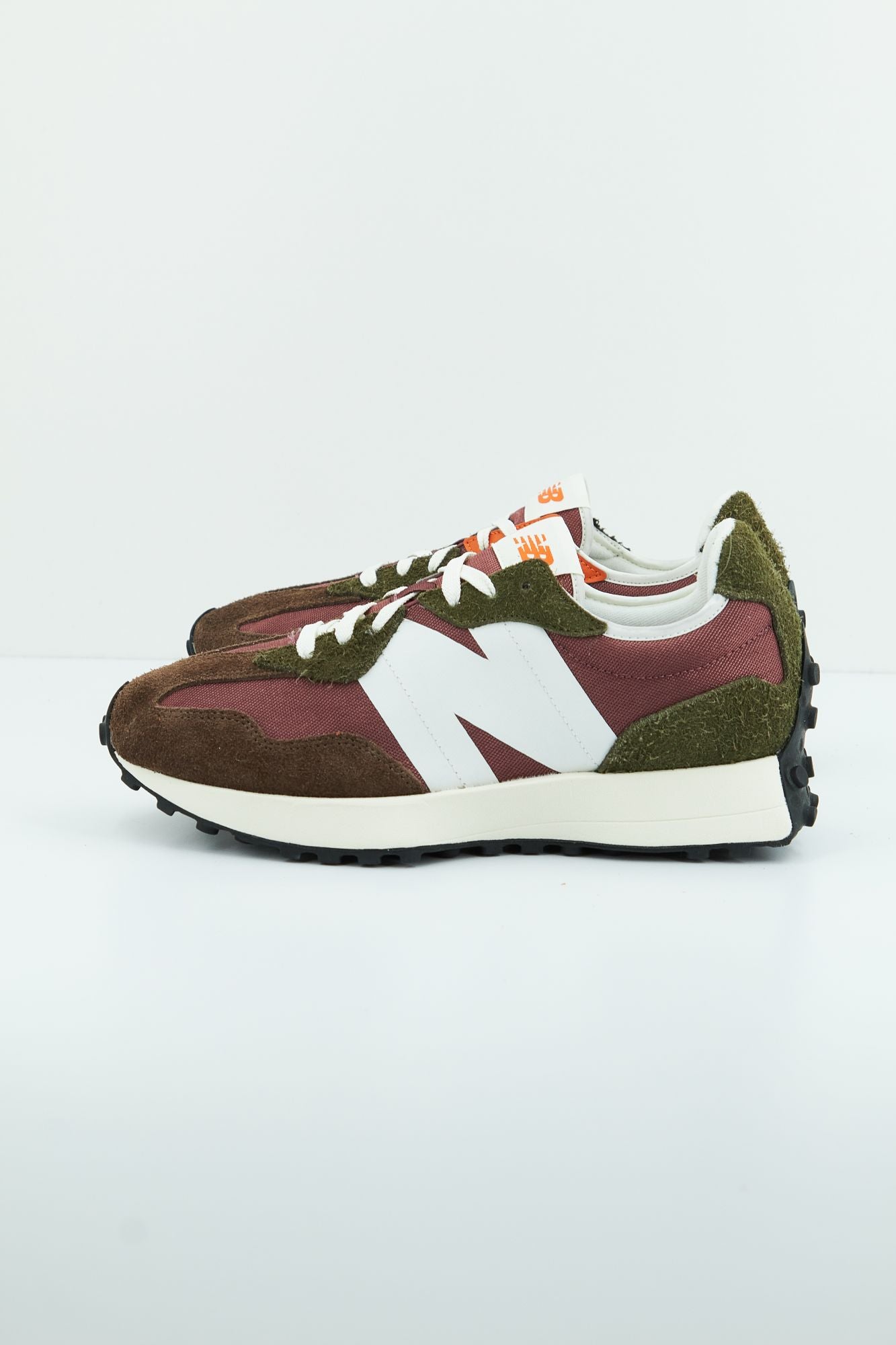 NEW BALANCE MS327 HD  en color MARRON (2)