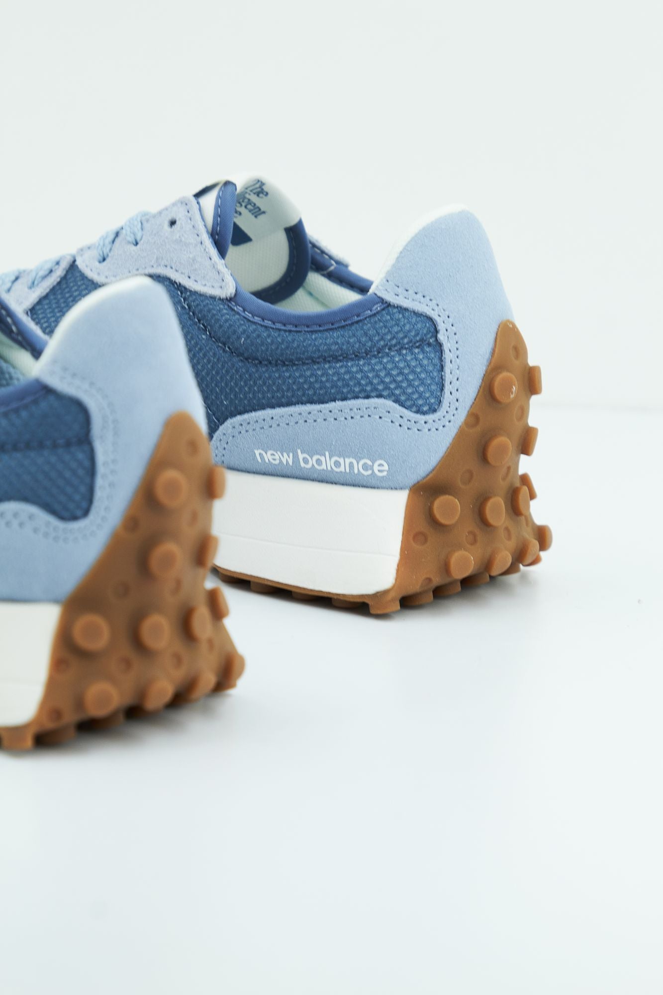 NEW BALANCE MS327 MQ  en color AZUL (3)
