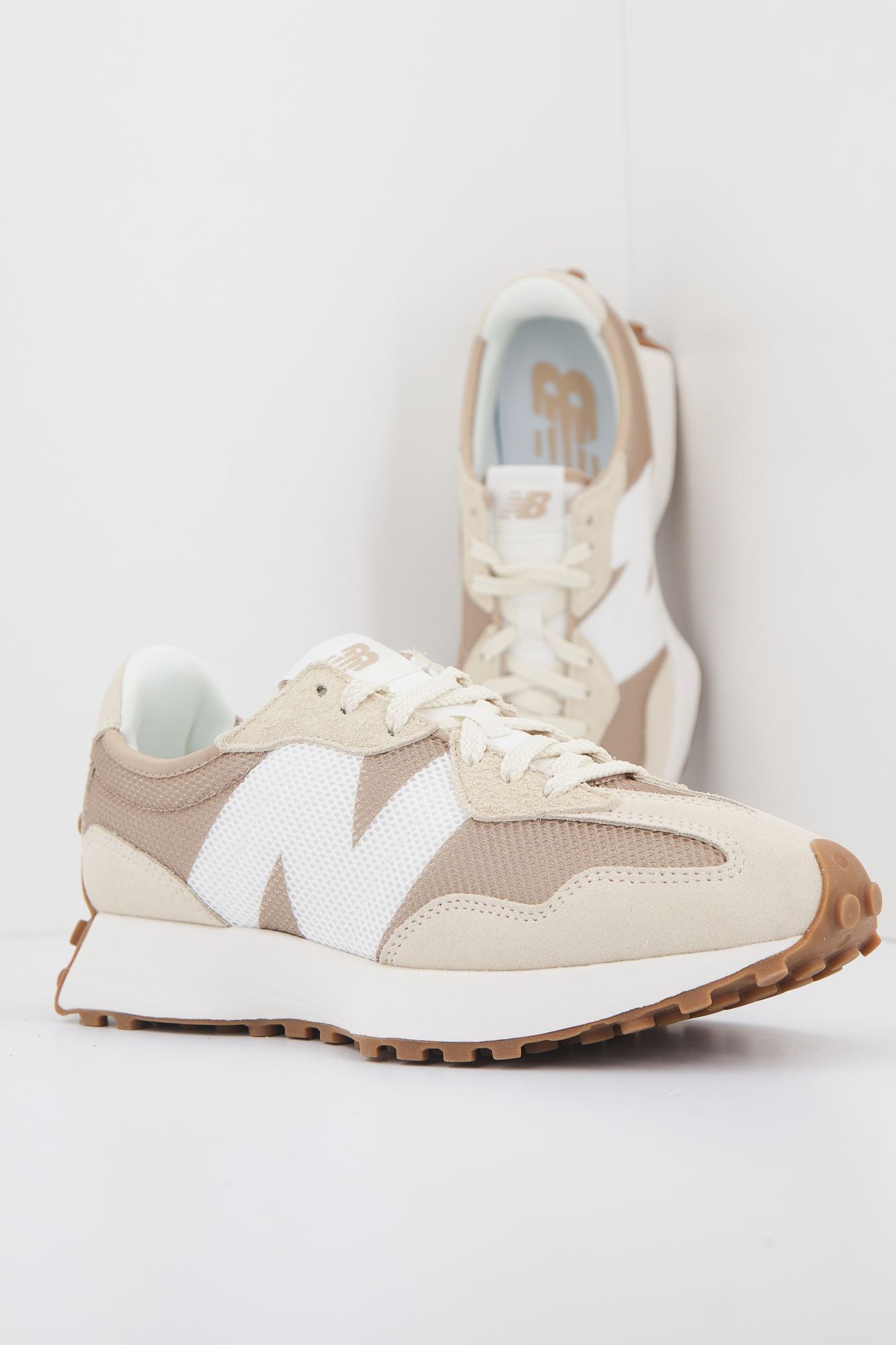 NEW BALANCE MS327 MT  en color MARRON CLARO (1)
