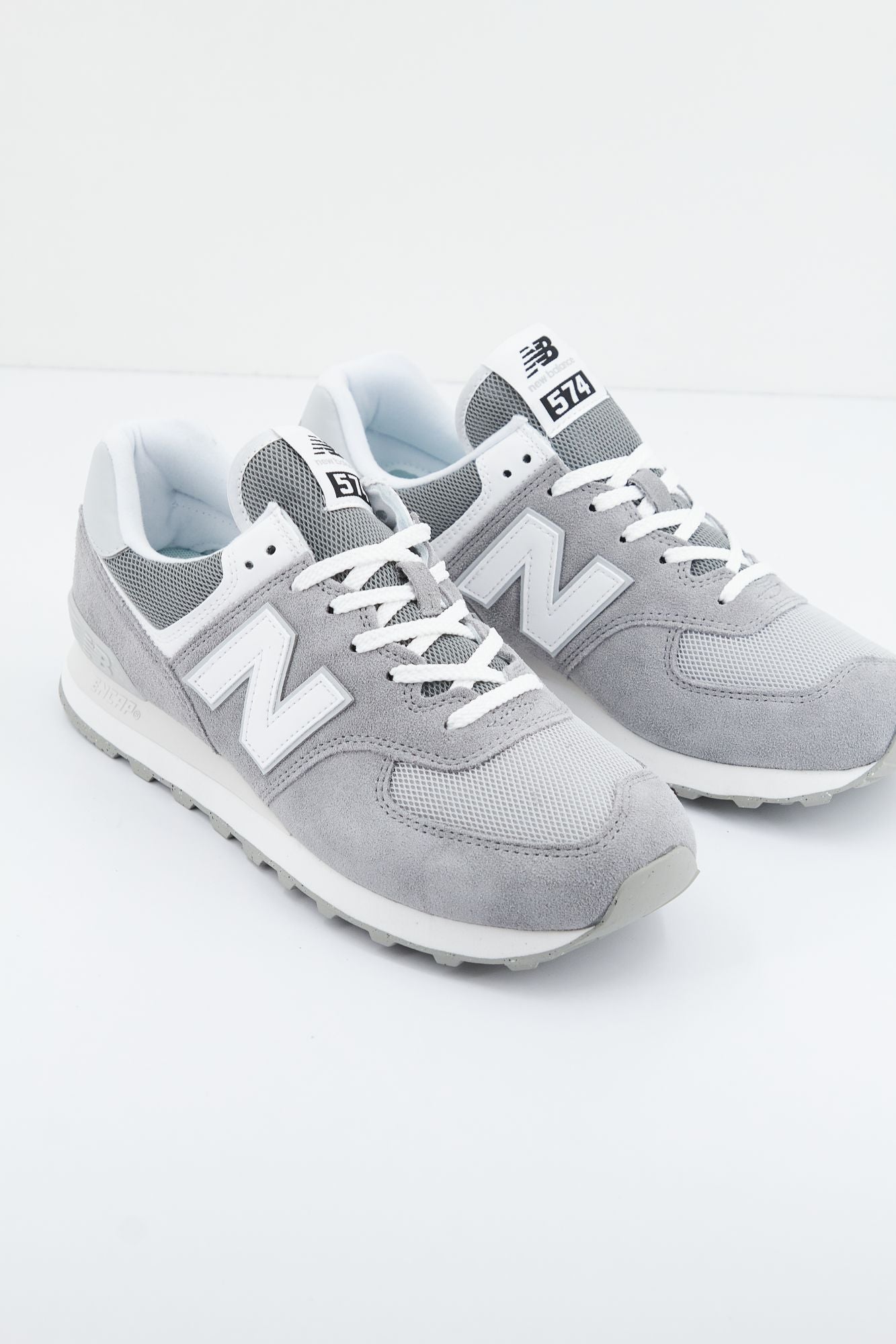 NEW BALANCE U574 FGR 574 U574V2 en color GRIS (2)