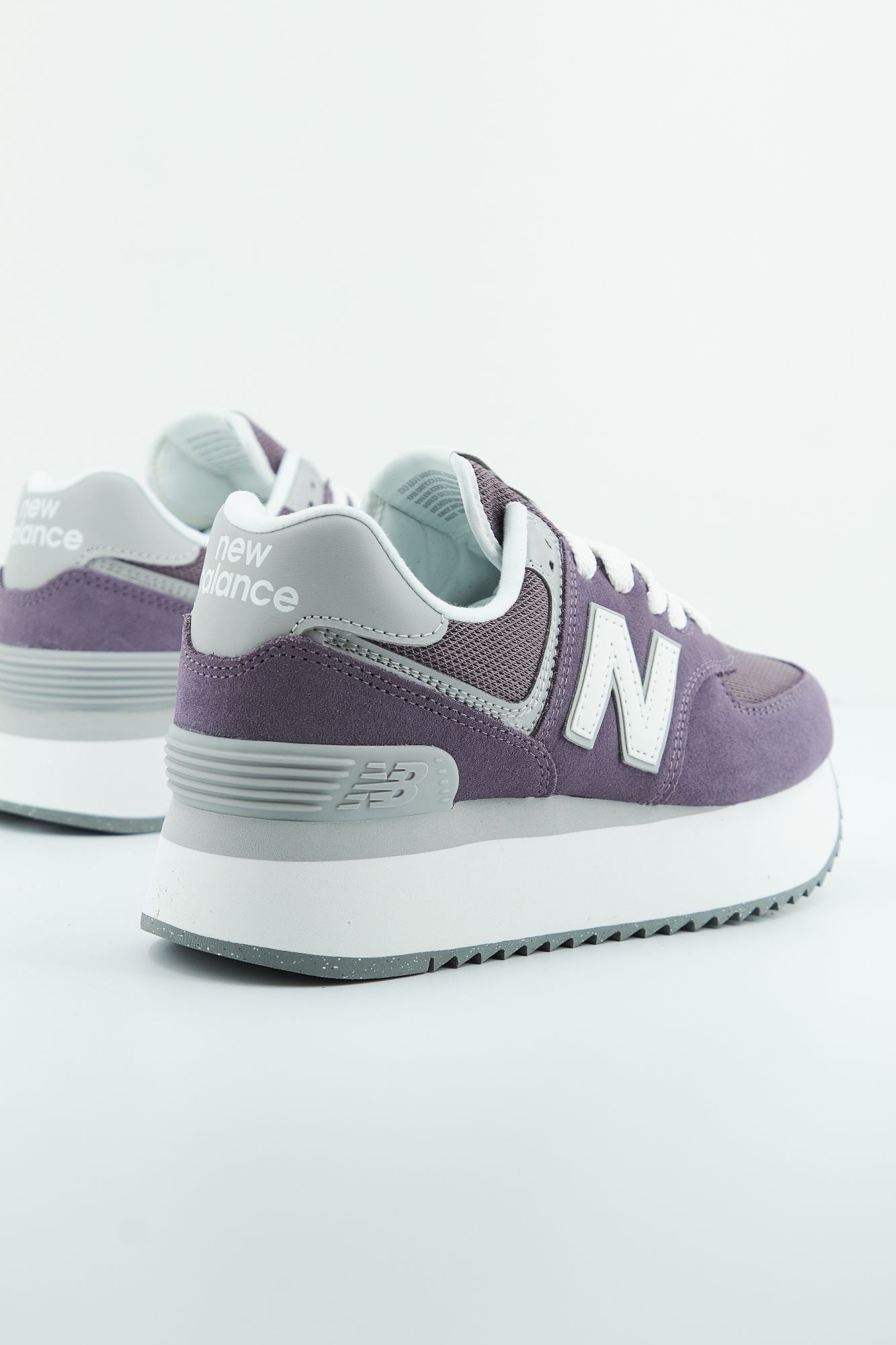 NEW BALANCE WL574 ZSP en color VIOLETA (3)