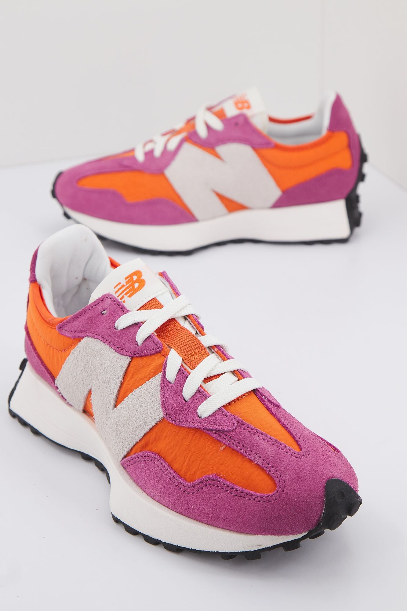 NEW BALANCE WS327 UP en color NARANJA (1)
