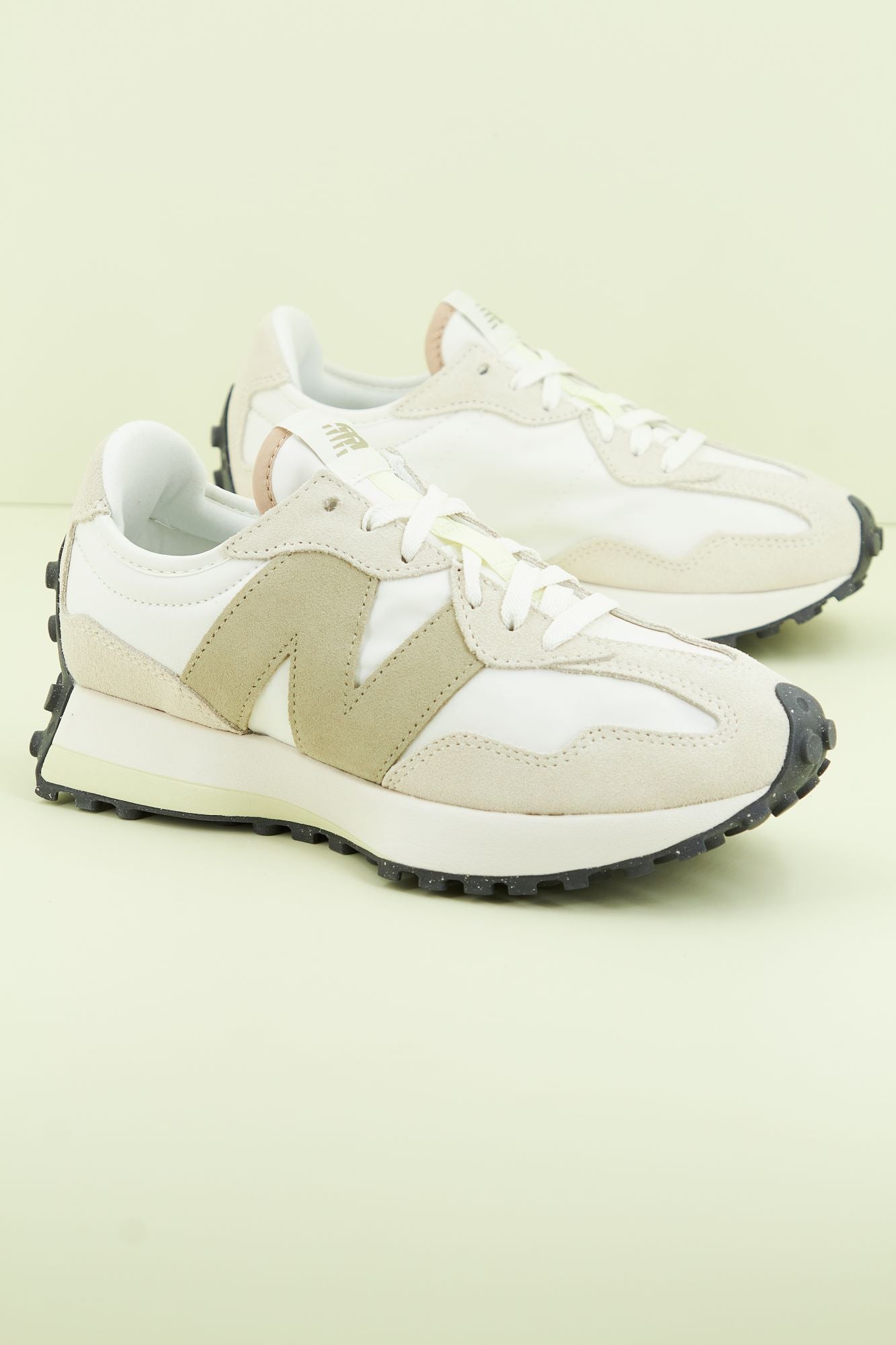 NEW BALANCE WS327 PS en color BLANCO (2)