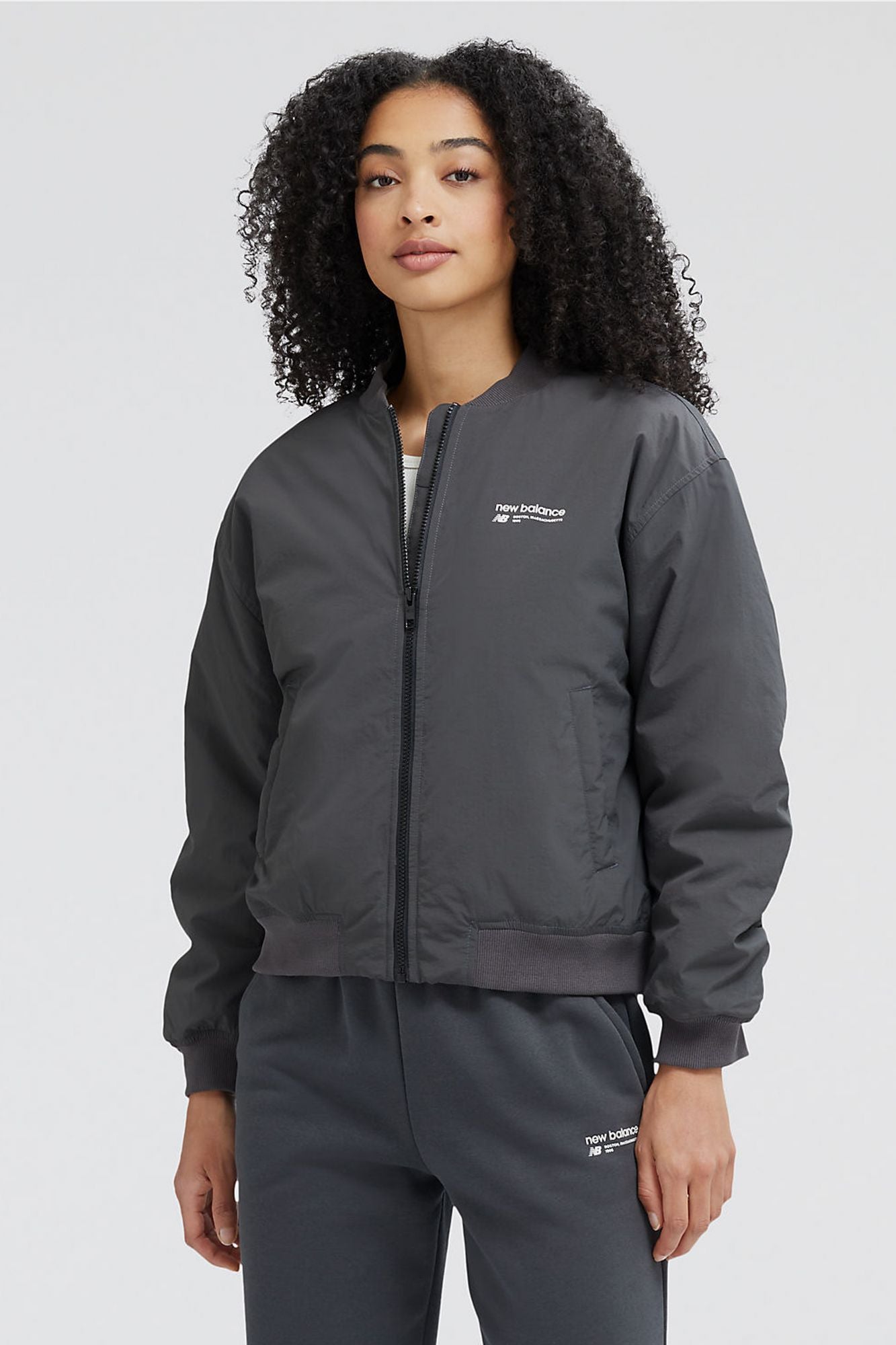 NEW BALANCE INSULATED JACKET en color NEGRO (1)