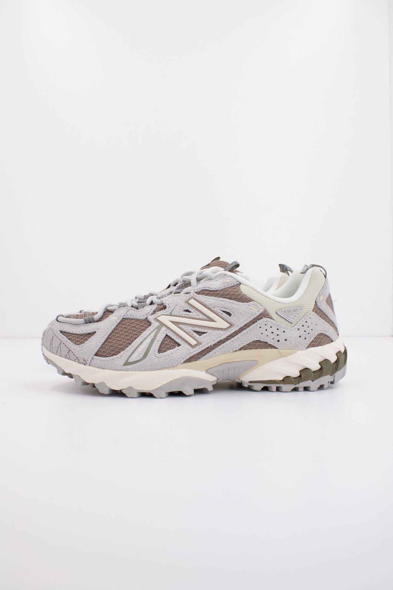 NEW BALANCE ML610 TE en color AZUL (1)