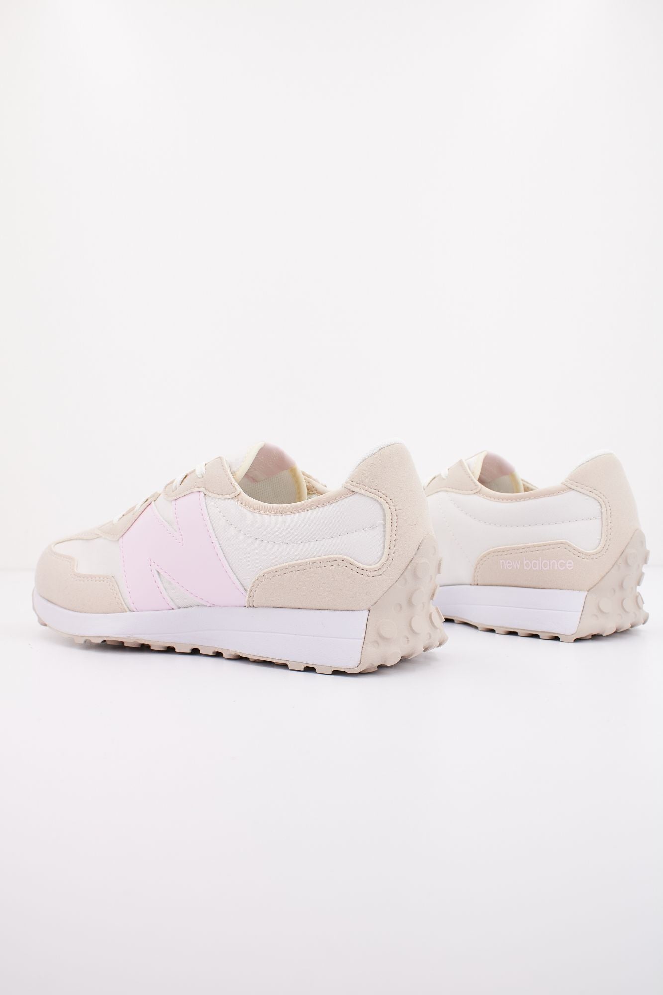 NEW BALANCE GS327 SPG en color BEIS (3)