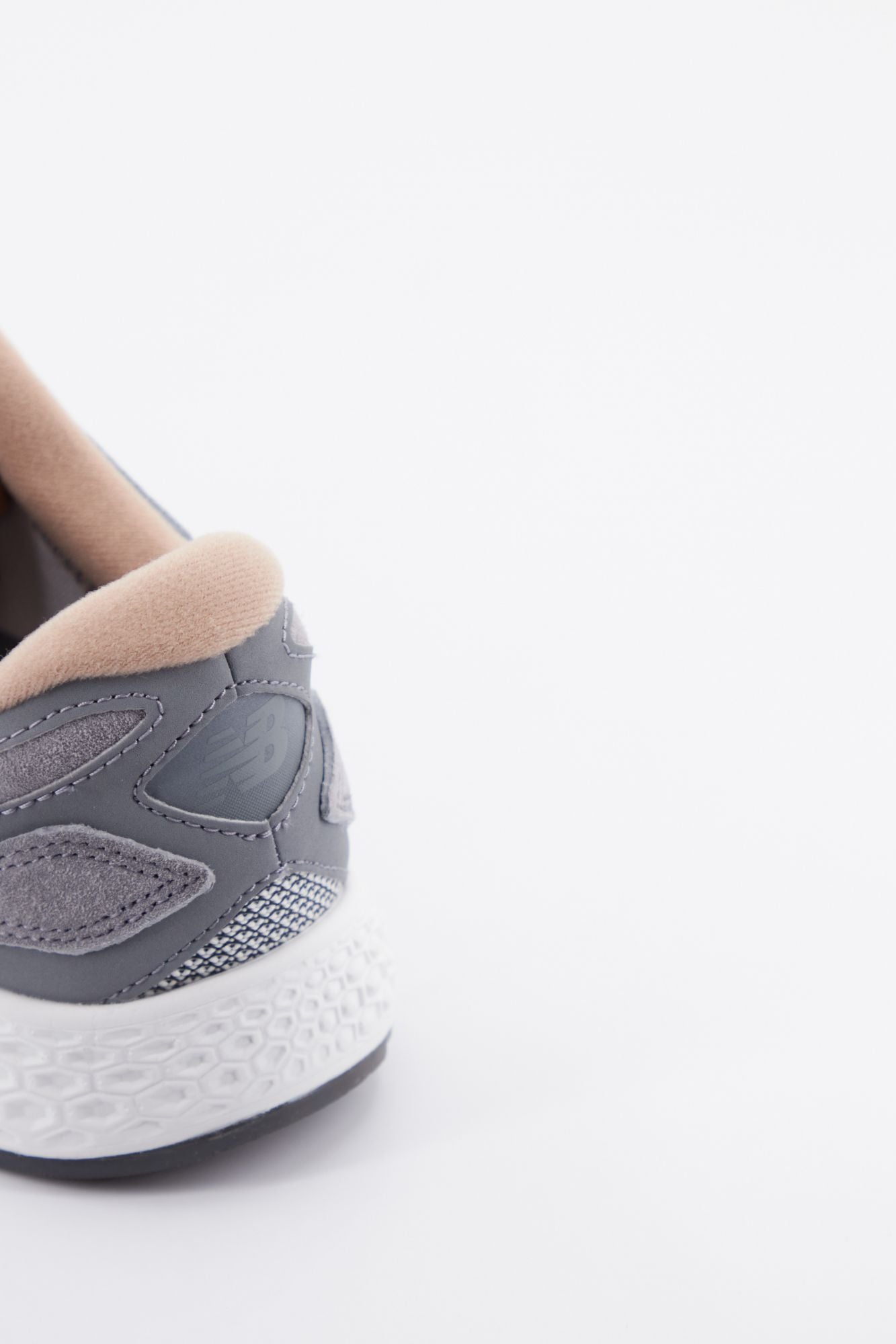 NEW BALANCE MLZANT NA en color GRIS (3)