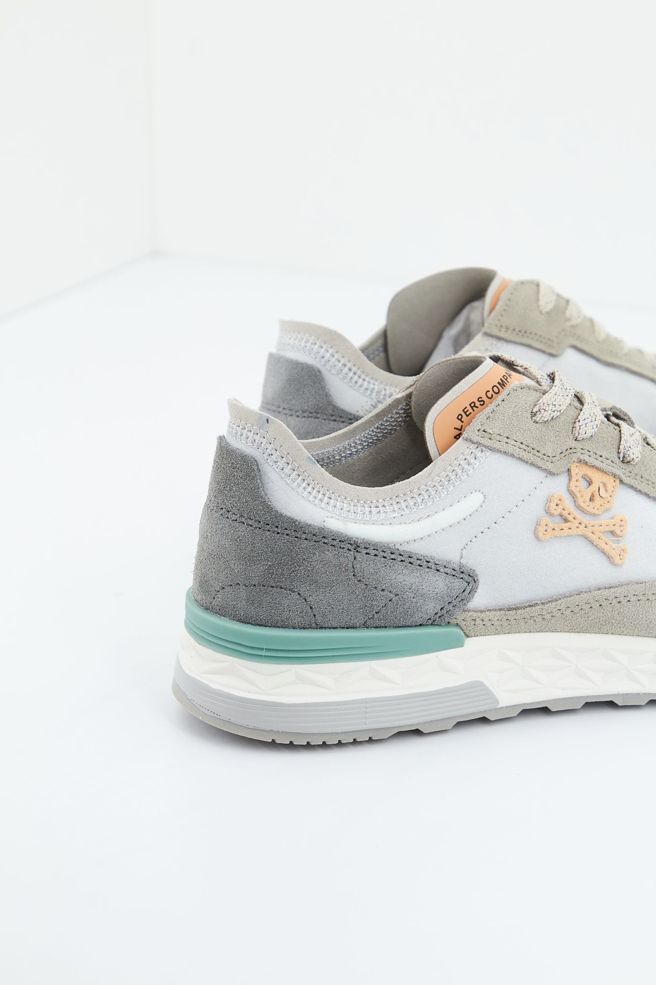 SCALPERS MOON D en color GRIS (3)