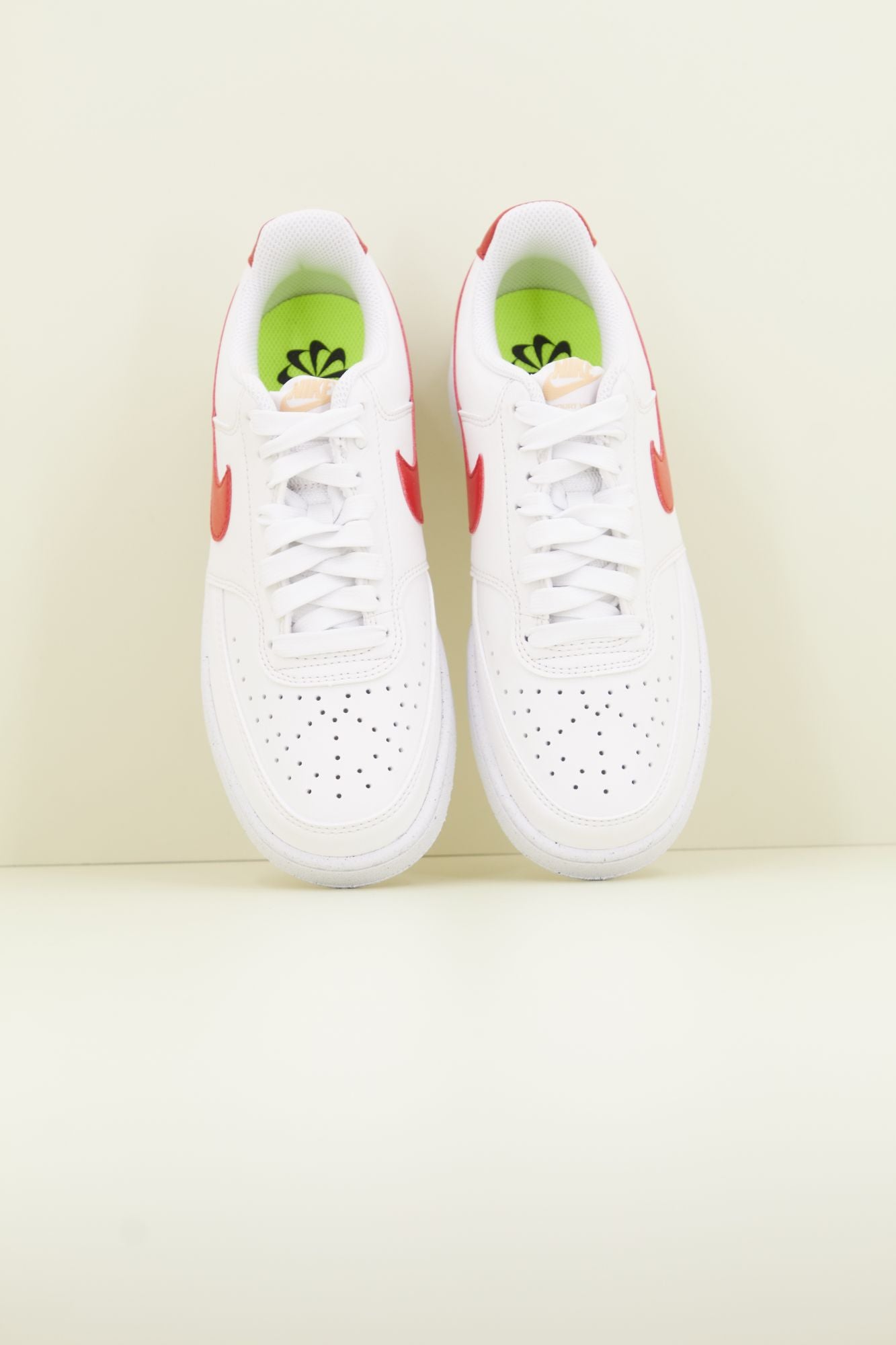 NIKE COURT VISION LOW BE WOM en color BLANCO (2)