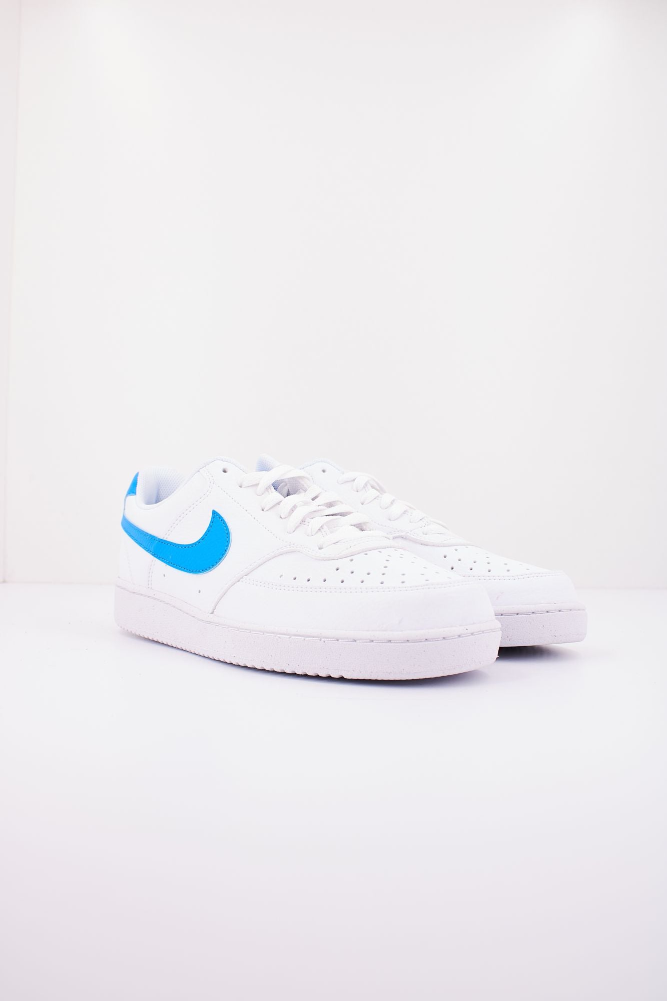 NIKE VISION LOW NEXT NATURE en color BLANCO (2)