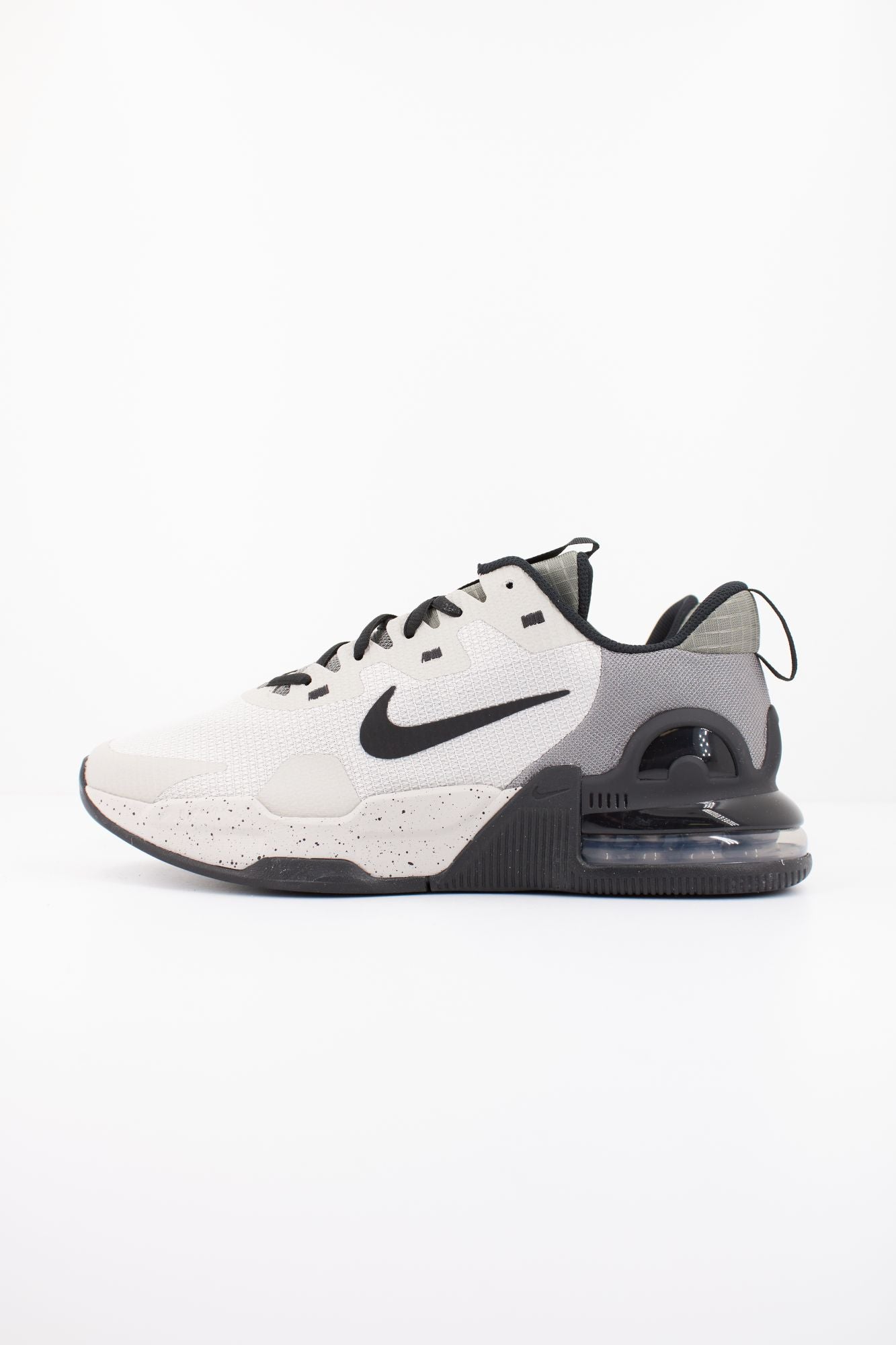 NIKE ALPHA TRAINER 5 en color GRIS (1)