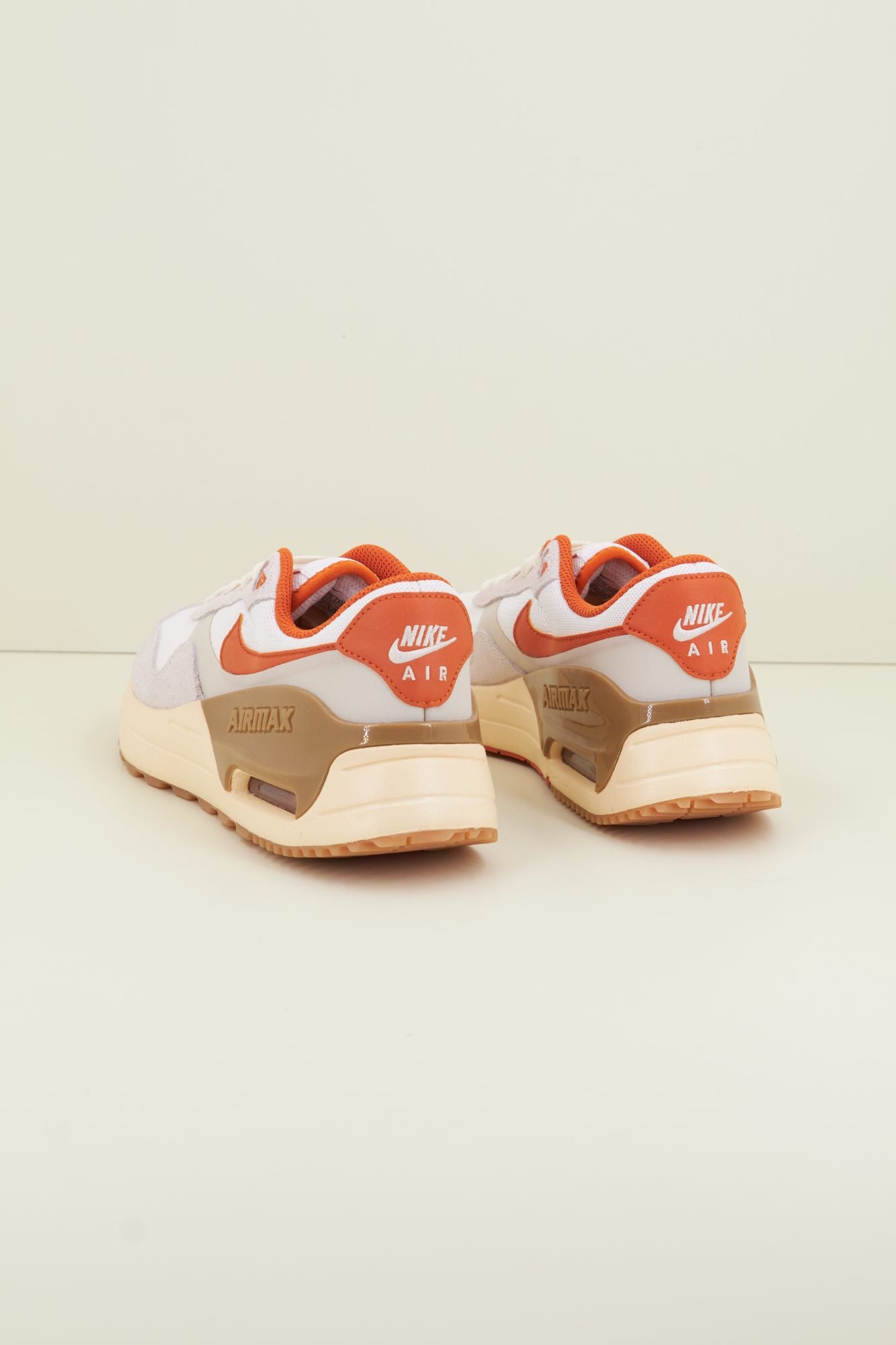 NIKE SYSTM en color NARANJA (2)