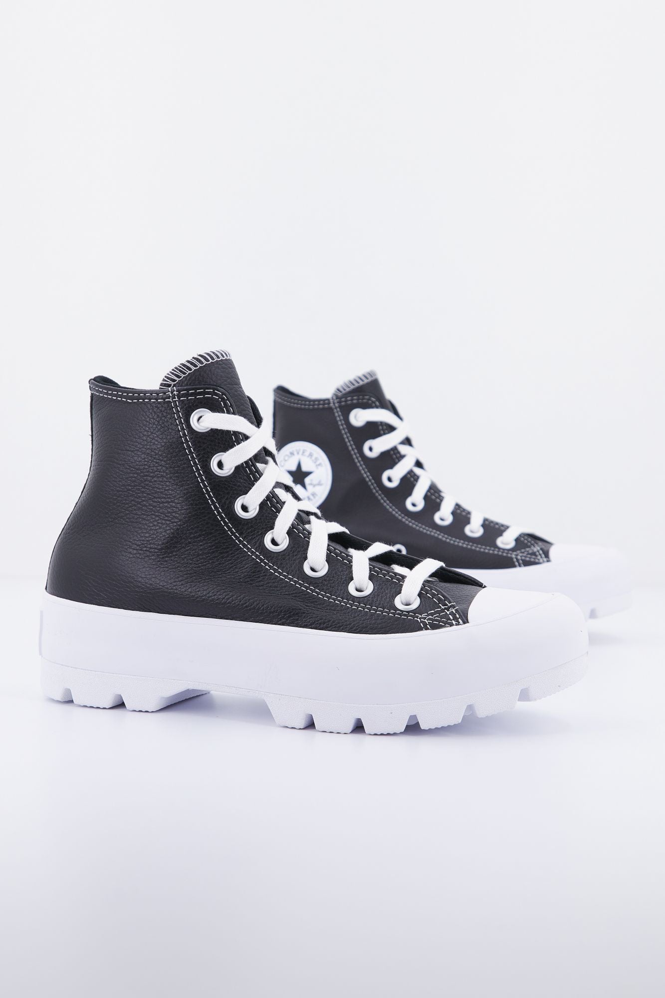 CONVERSE CHUCK TAYLOR ALL STAR LUGGED PLATAFORM LEATHER en color NEGRO (2)