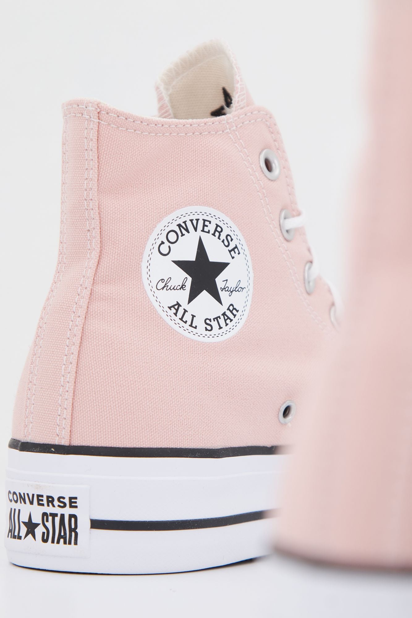 CONVERSE CHUCK TAYLOR ALL STAR LIFT en color ROSA (4)