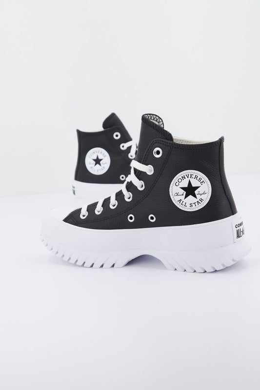CONVERSE CHUCK TAYLOR ALL STAR LUGGED 2.0 LEATHER en color NEGRO (2)