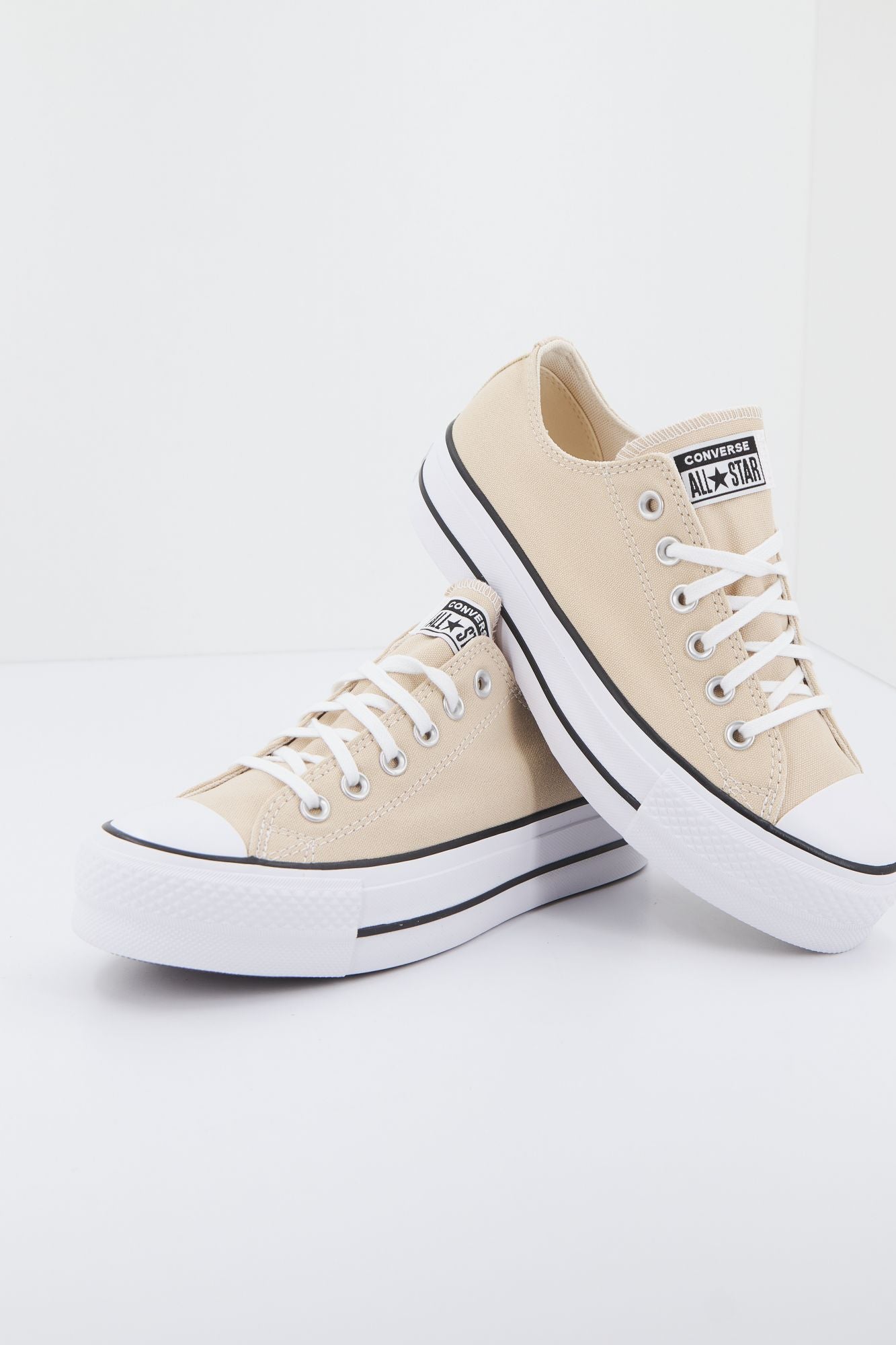 CONVERSE CHUCK TAYLOR ALL STAR LIFT OX en color BEIS (2)