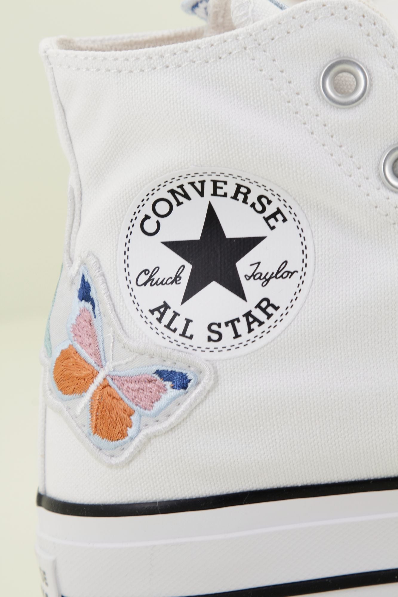 CONVERSE CHUCK TAYLOR ALL STAR LIFT CANVAS LTD en color BLANCO (4)