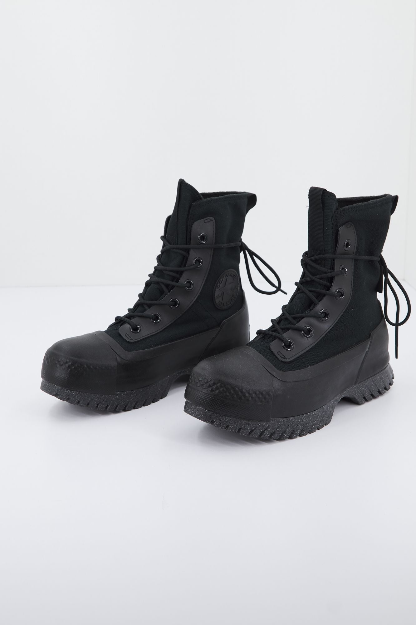 CONVERSE CHUCK TAYLOR ALL STAR LUGGED 2.0 CC X HI en color NEGRO (1)