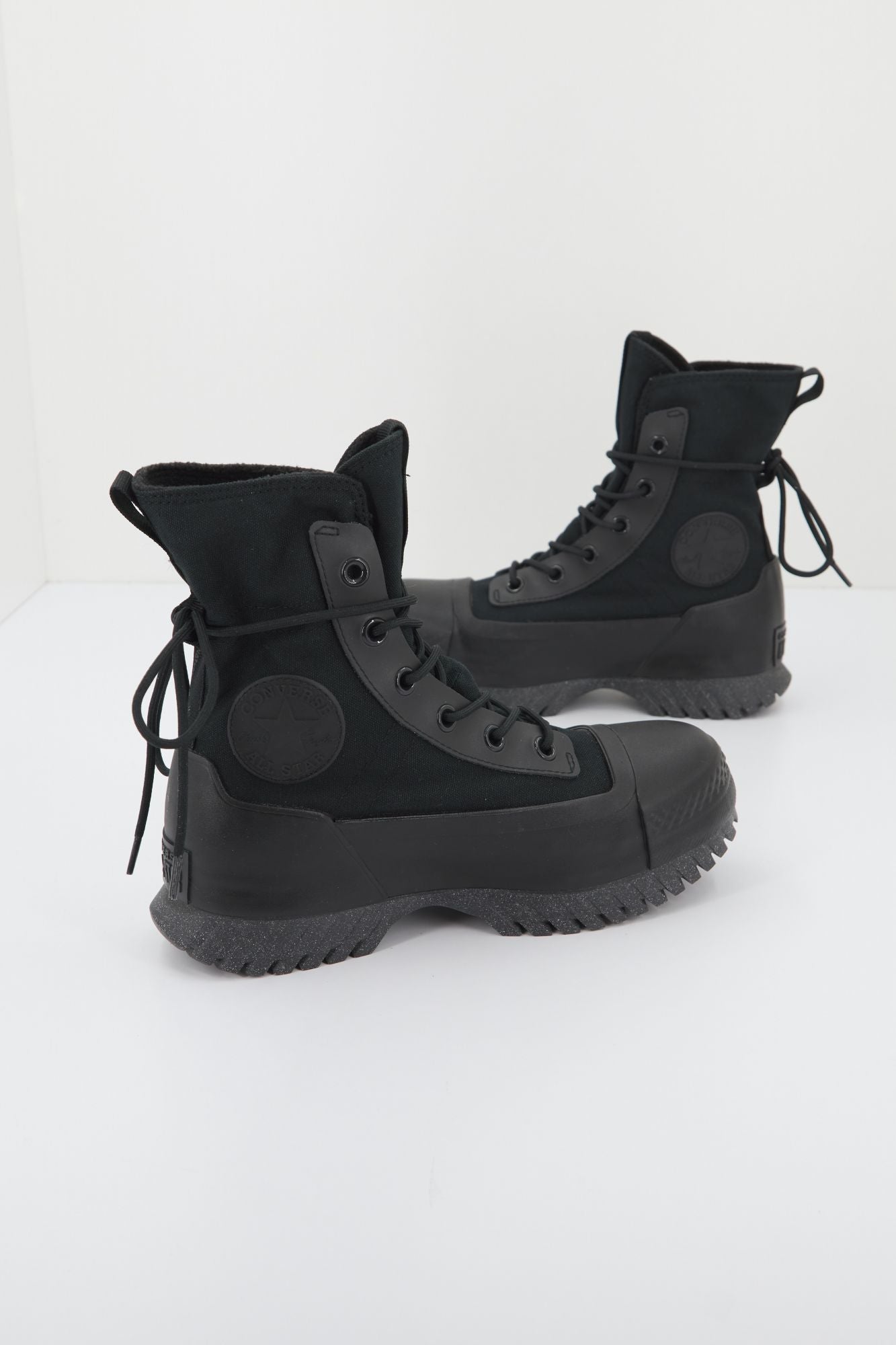 CONVERSE CHUCK TAYLOR ALL STAR LUGGED 2.0 CC X HI en color NEGRO (2)