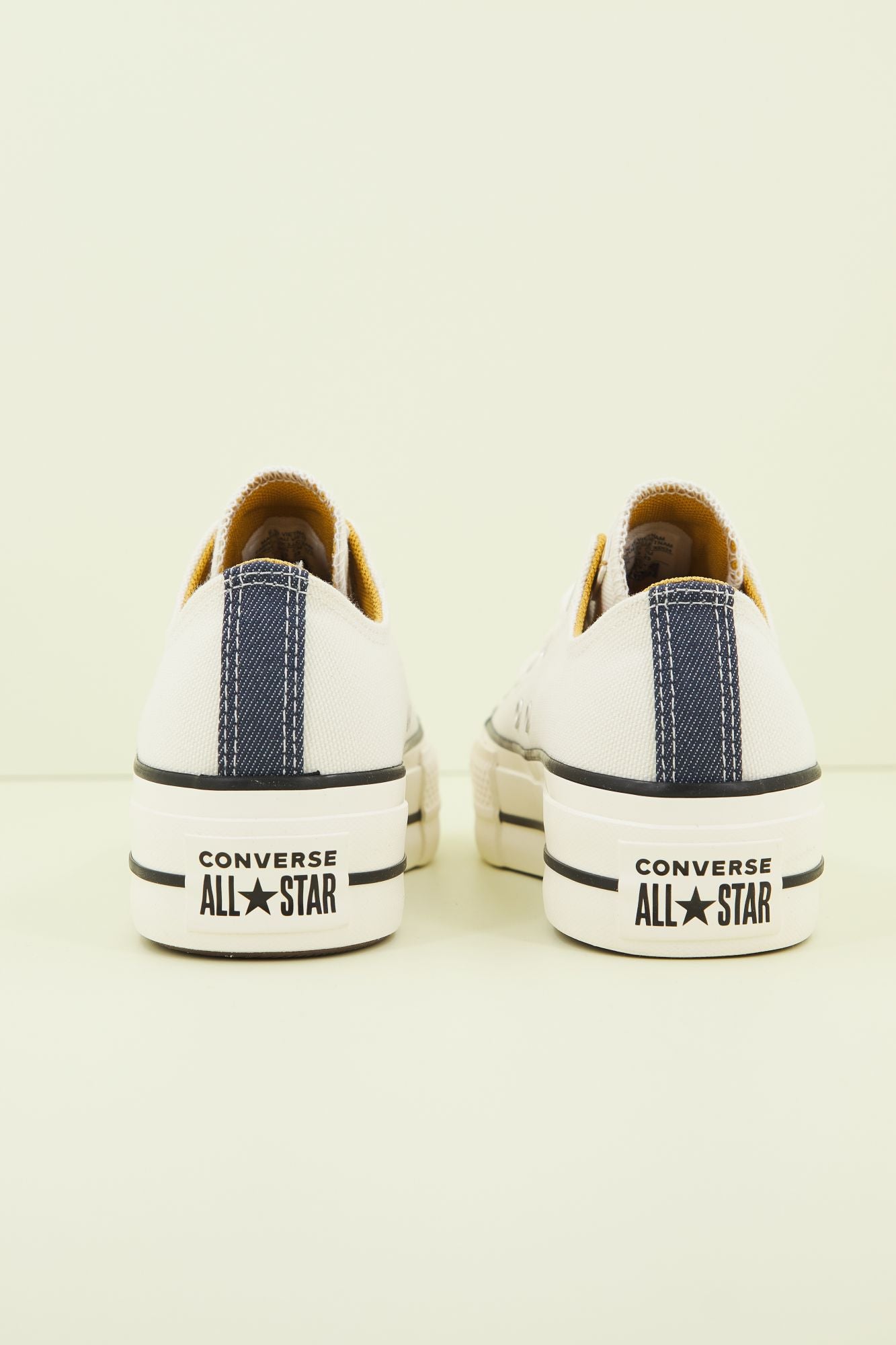 CONVERSE CHUCK TAYLOR ALL STAR LIFT OX en color BEIS (3)