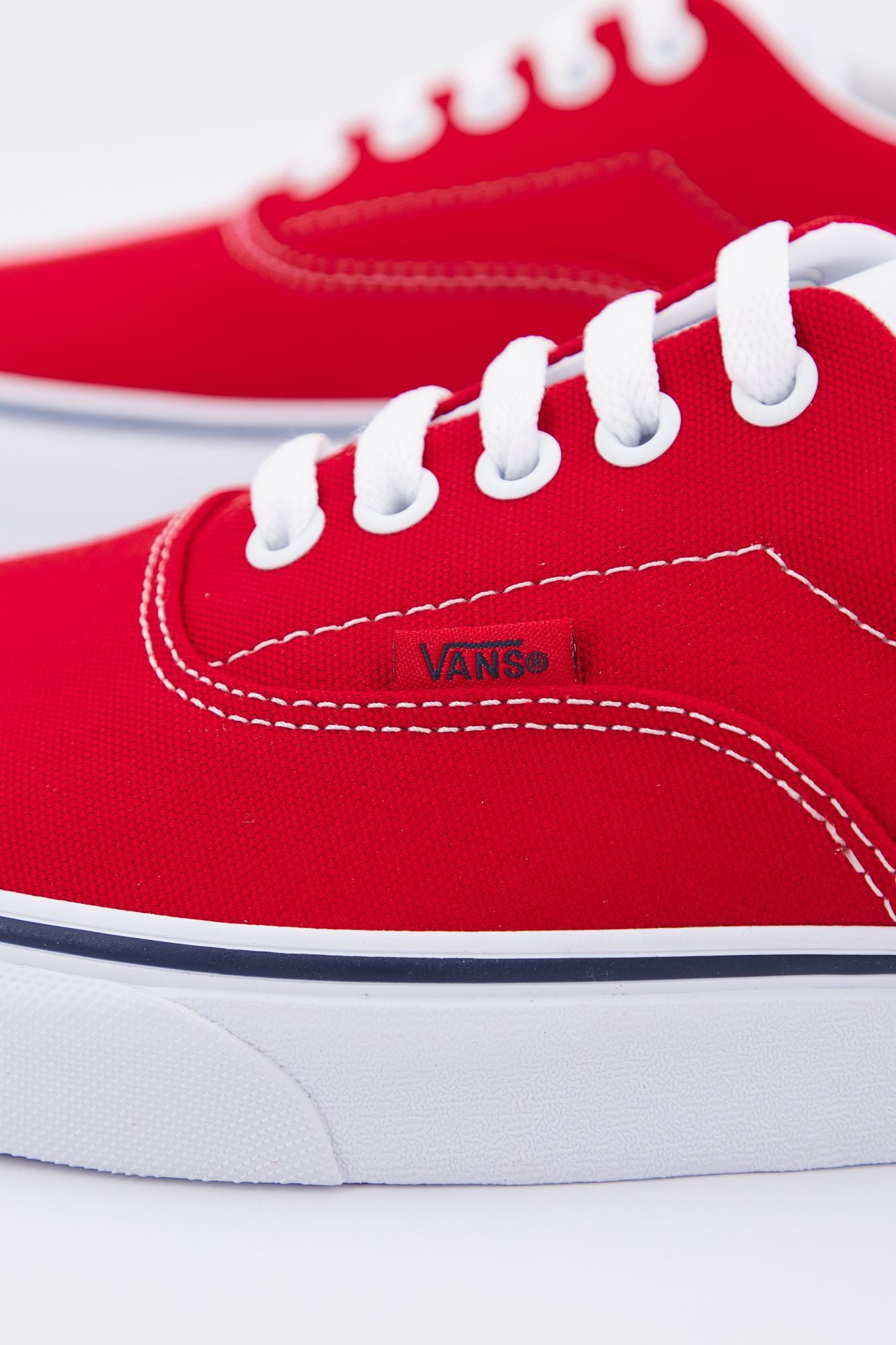 VANS UA ERA 59 en color ROJO (4)