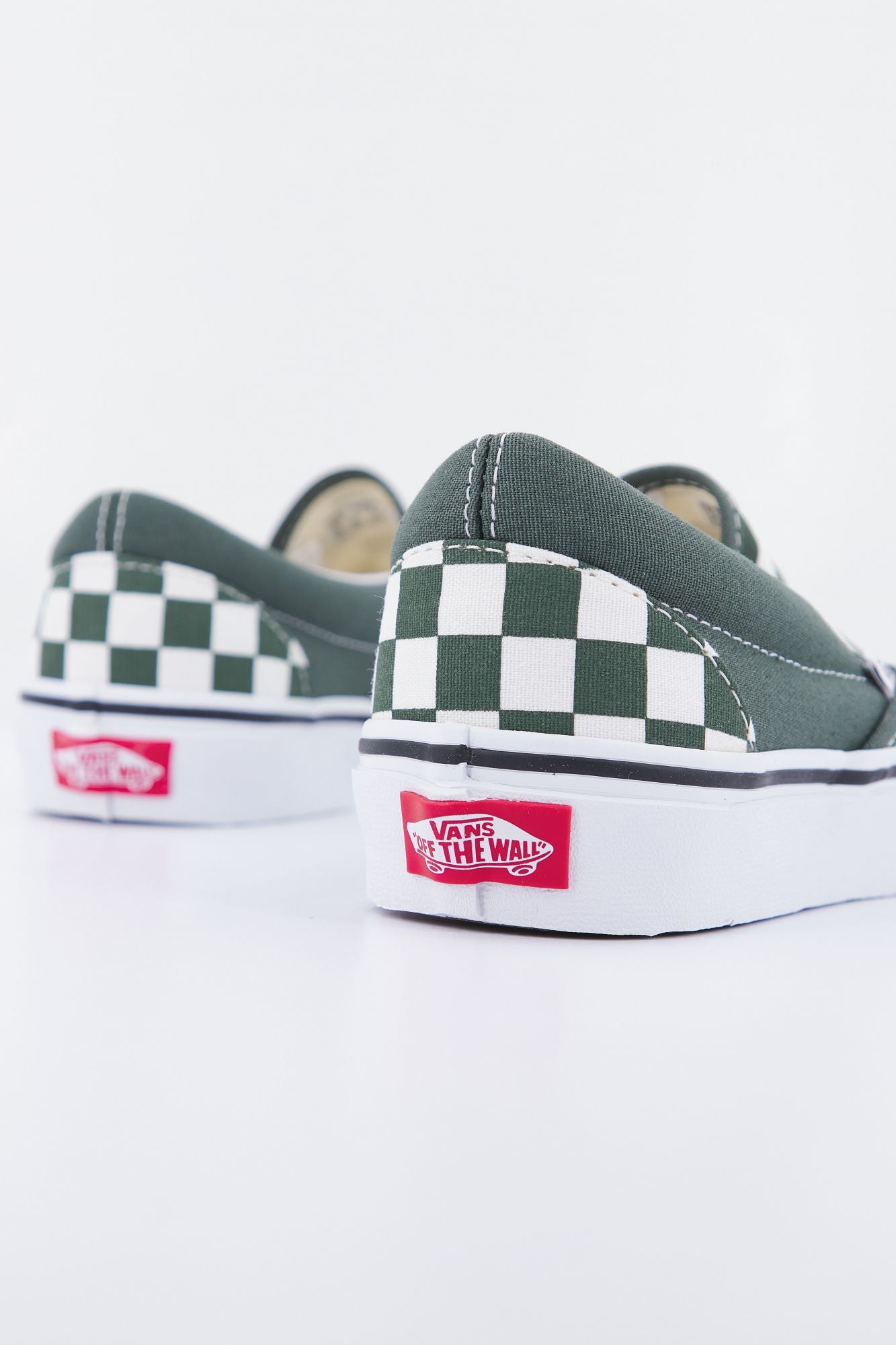 VANS UA CLASSIC SLIP-ON en color VERDE (3)