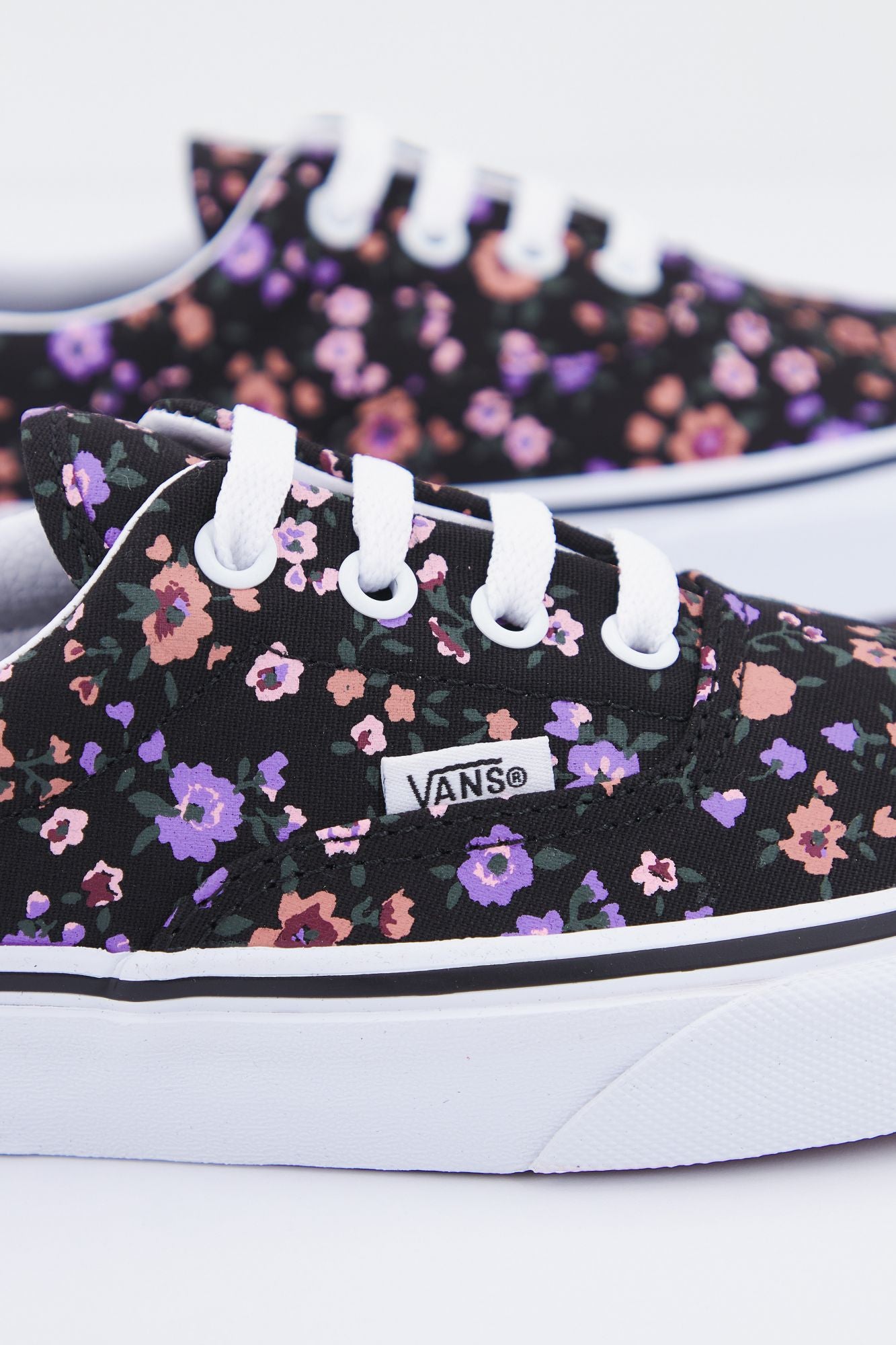 VANS  UA ERA en color FLORAL (4)