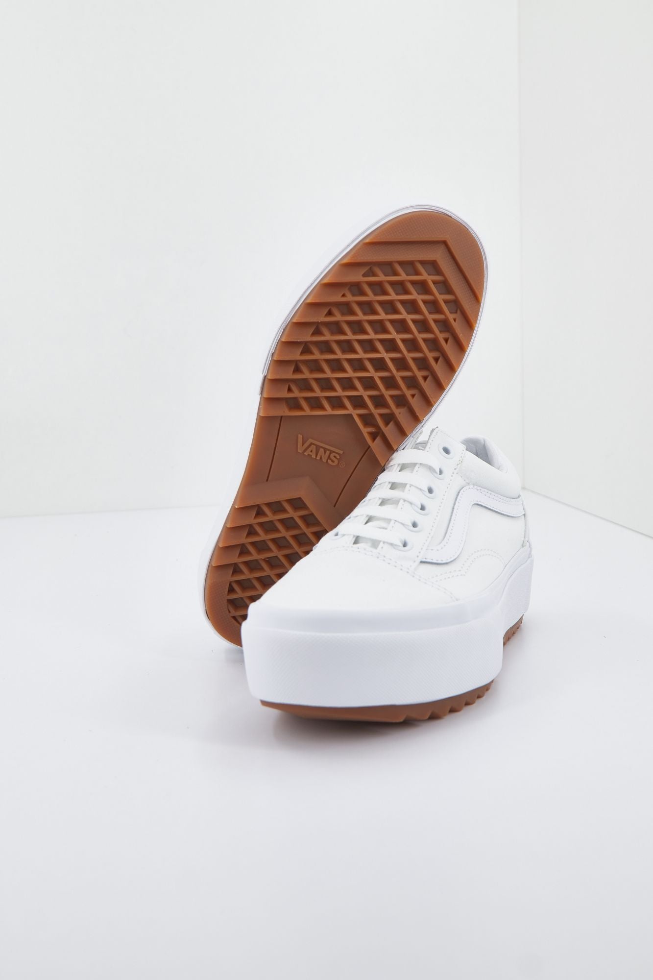 VANS UA OLD SKOOL STACKED en color BLANCO (3)