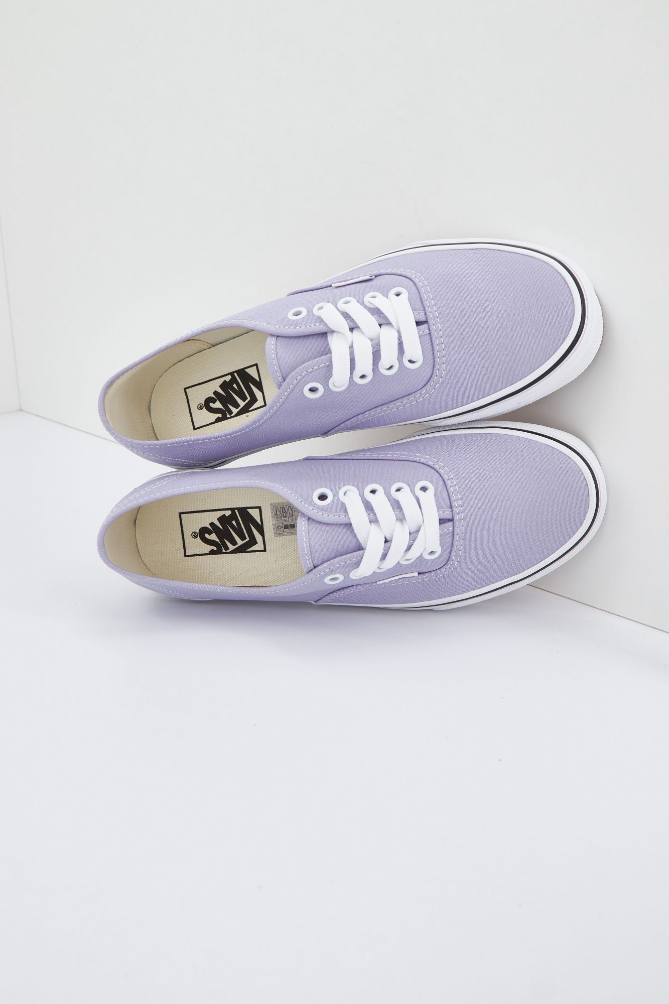 VANS  UA AUTHENTIC en color VIOLETA (3)