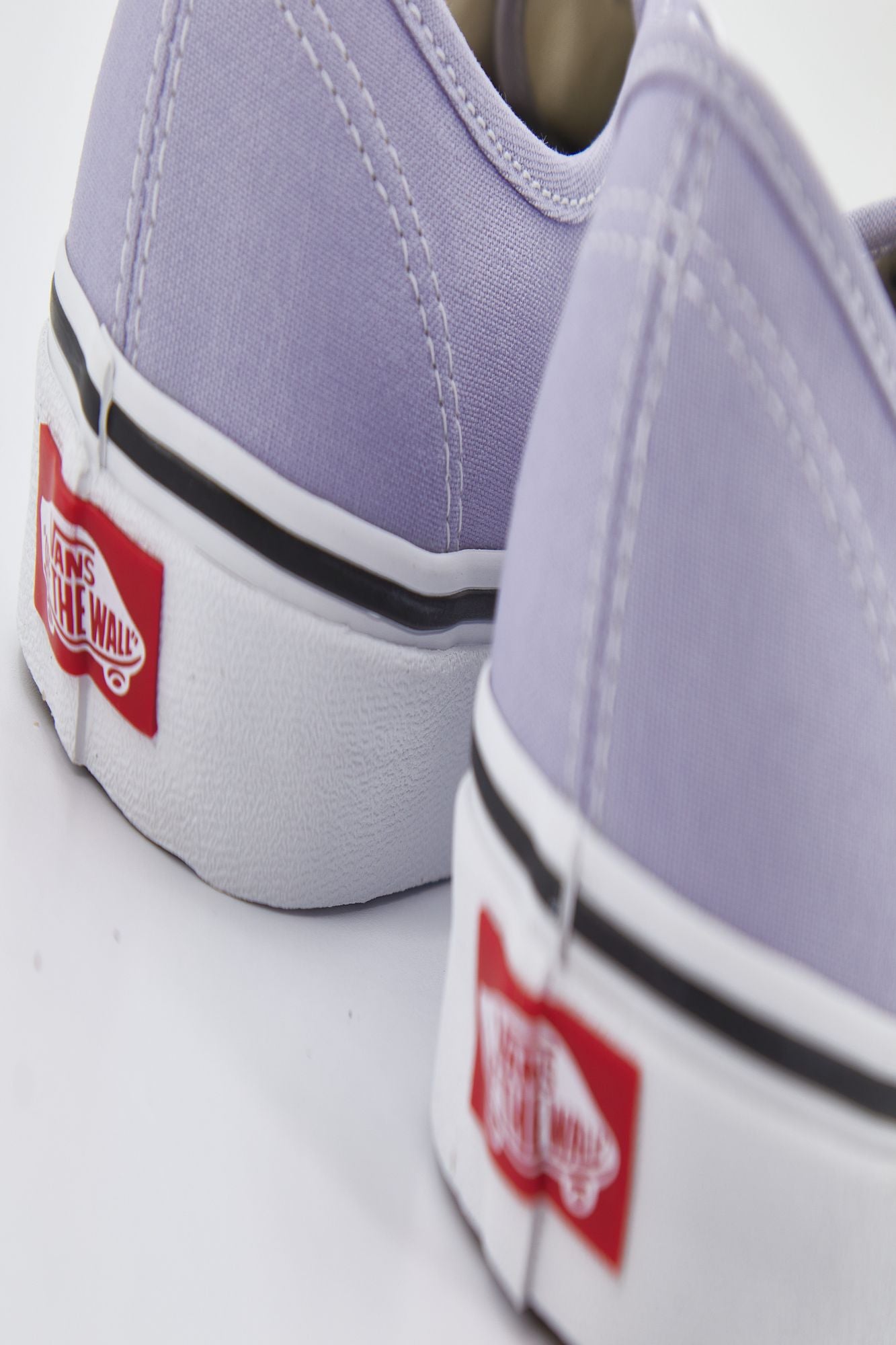 VANS  UA AUTHENTIC en color VIOLETA (4)