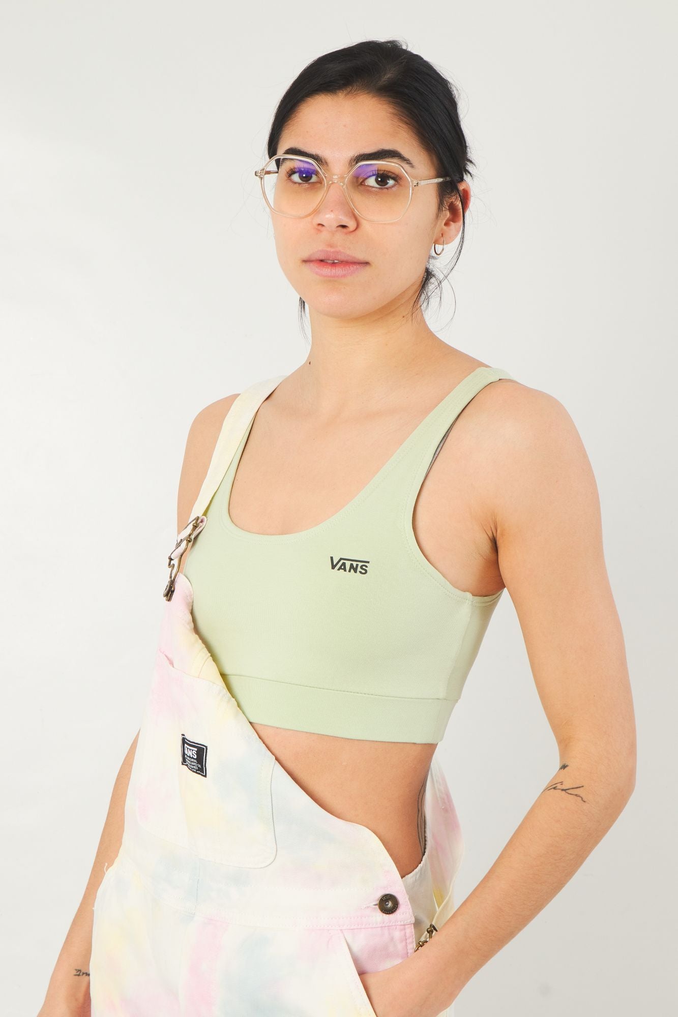 VANS WM FLYING V BRAL CELAD T-SHIRT en color VERDE (1)