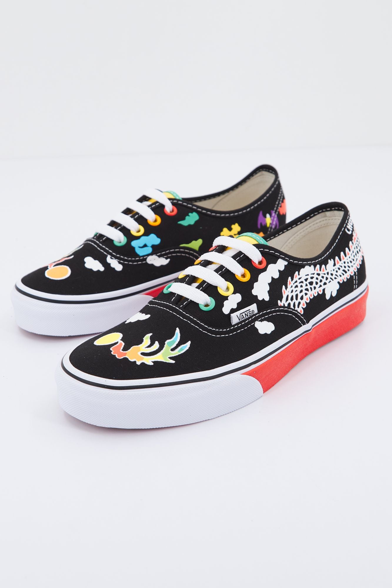 VANS UA AUTHENTIC en color NEGRO (1)
