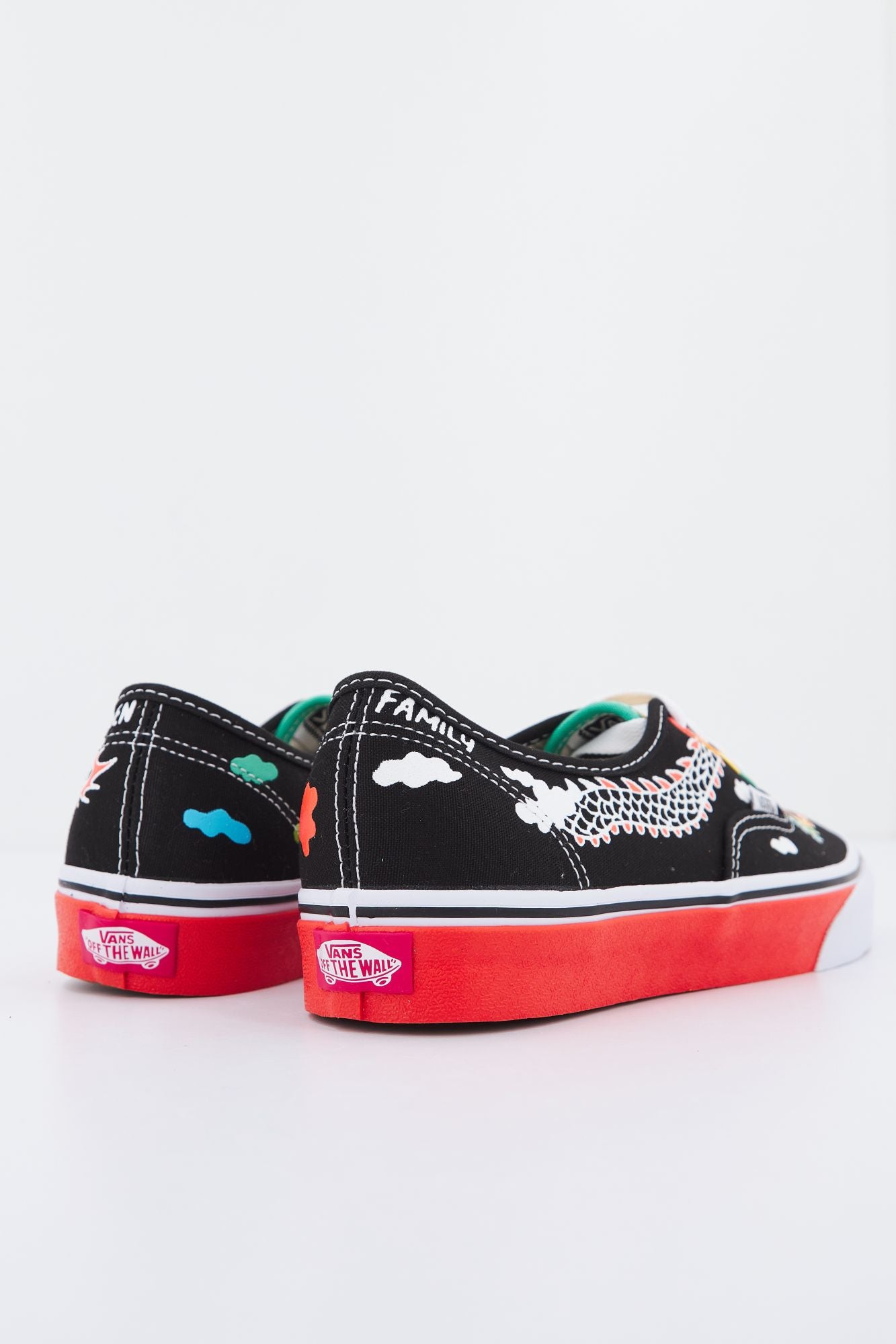 VANS UA AUTHENTIC en color NEGRO (3)