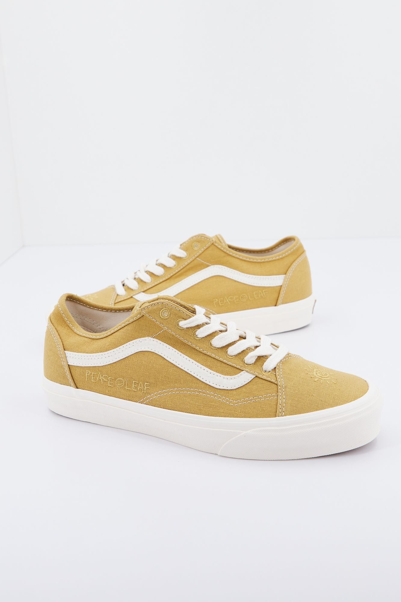 VANS  OLD SKOOL TAPE en color AMARILLO (1)
