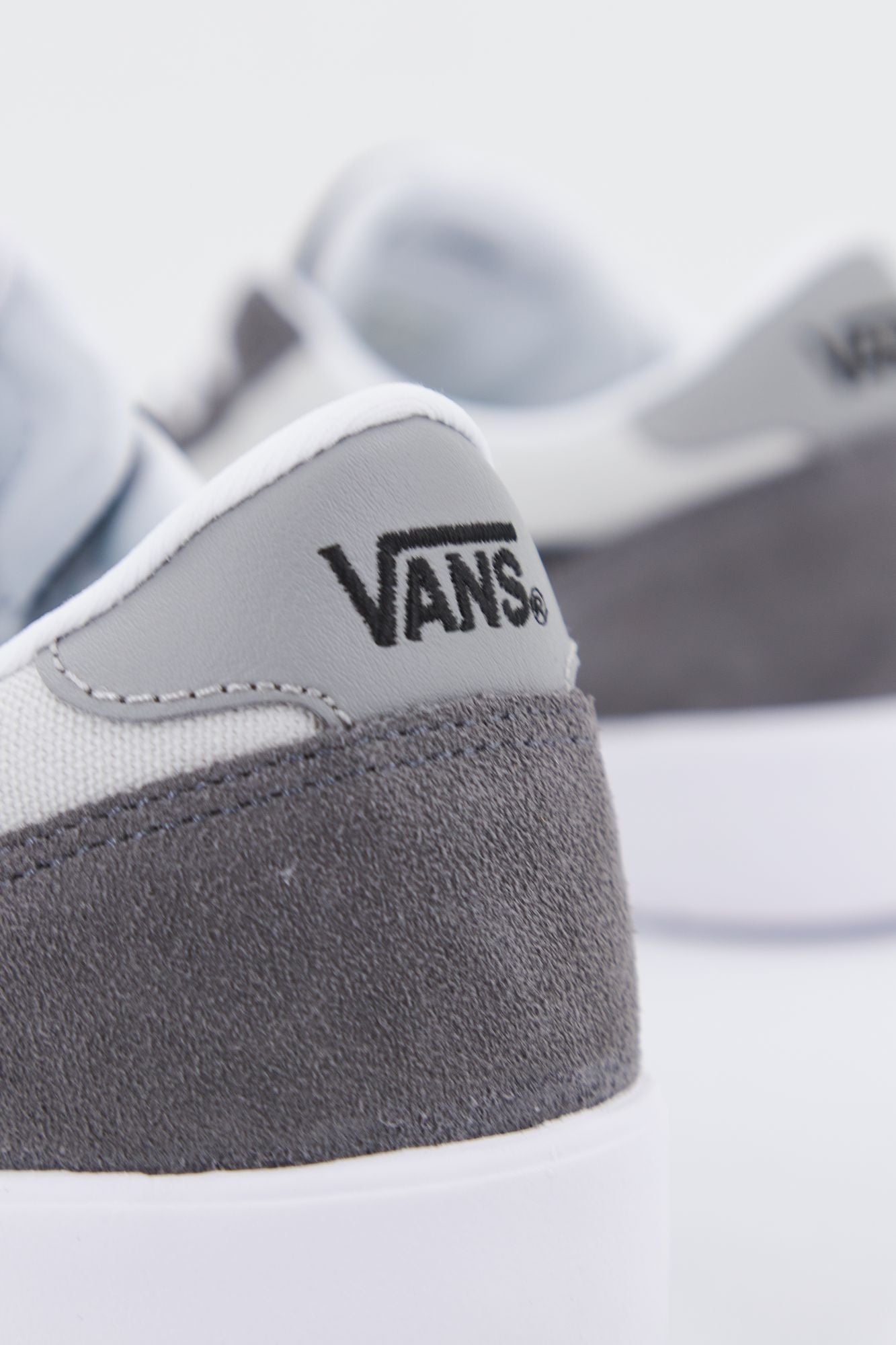VANS UA CRUZE TOO CC en color GRIS (3)