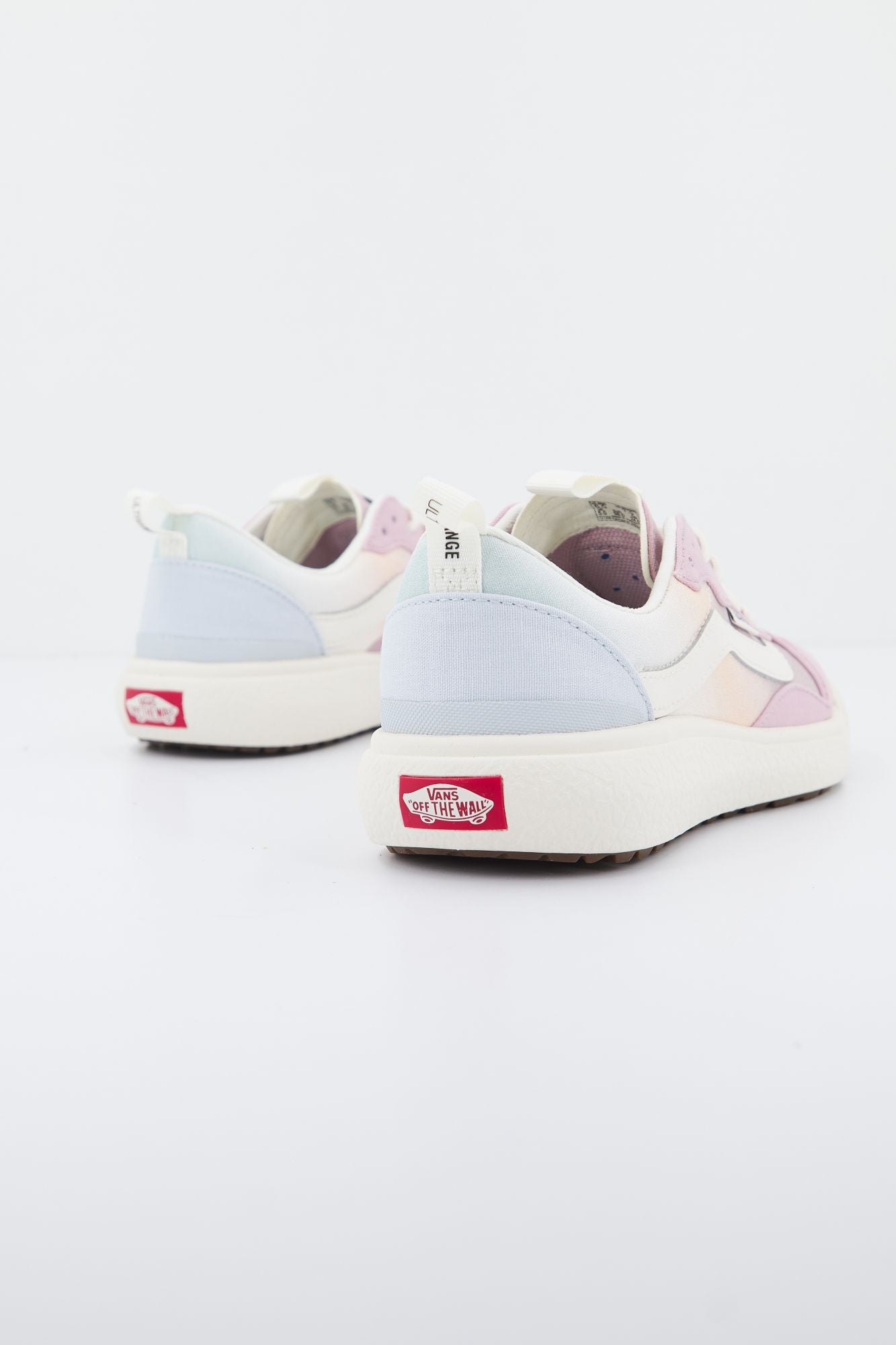VANS ULTRARANGE EXO en color ROSA (3)