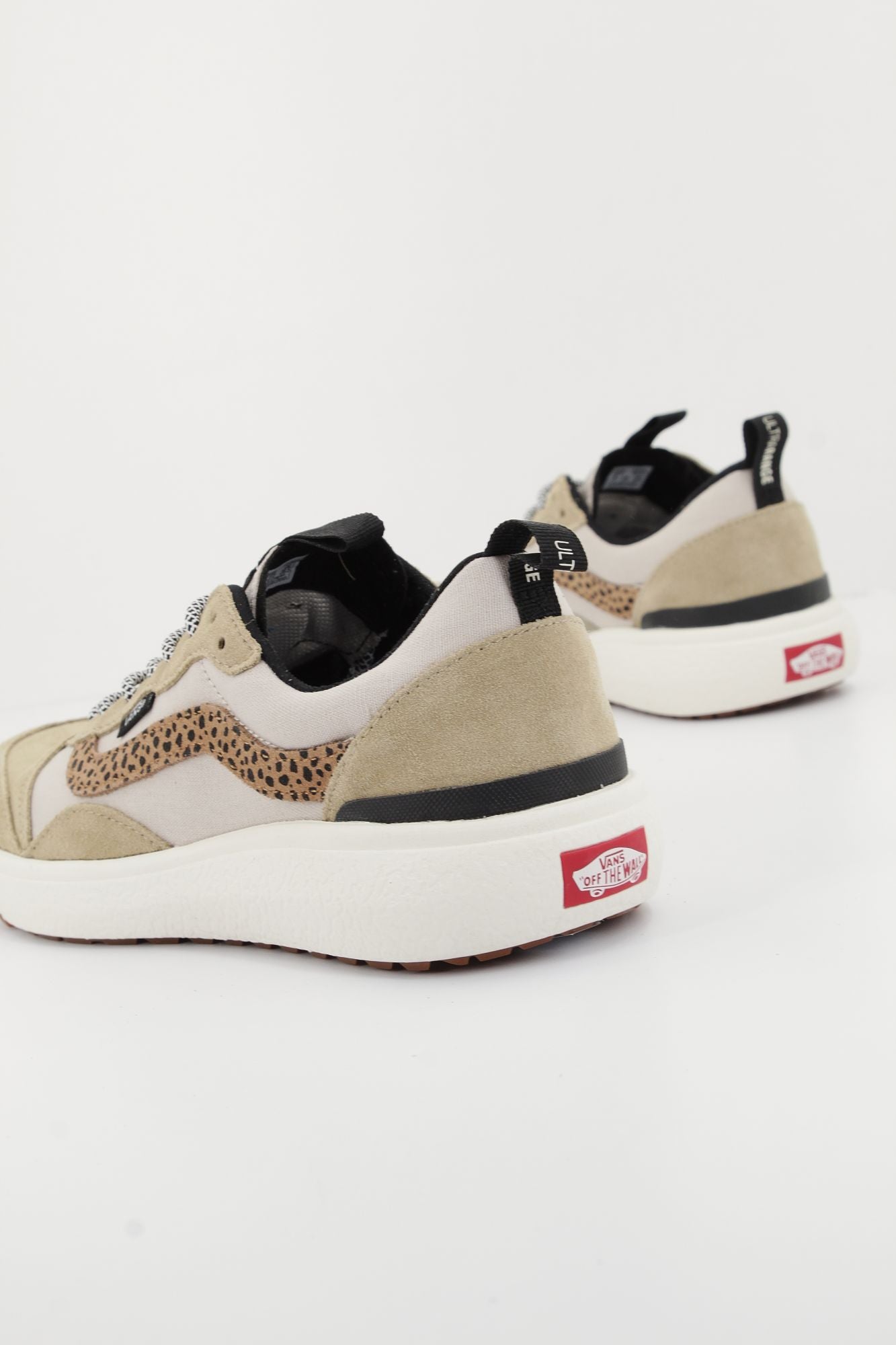 VANS ULTRARANGE en color BEIS (3)