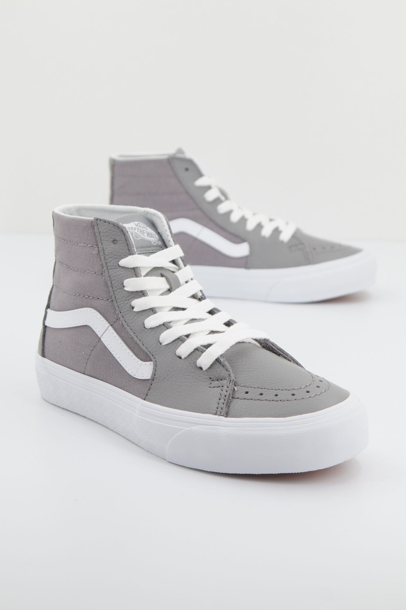 VANS  SK8-HI TAPERED en color GRIS (2)