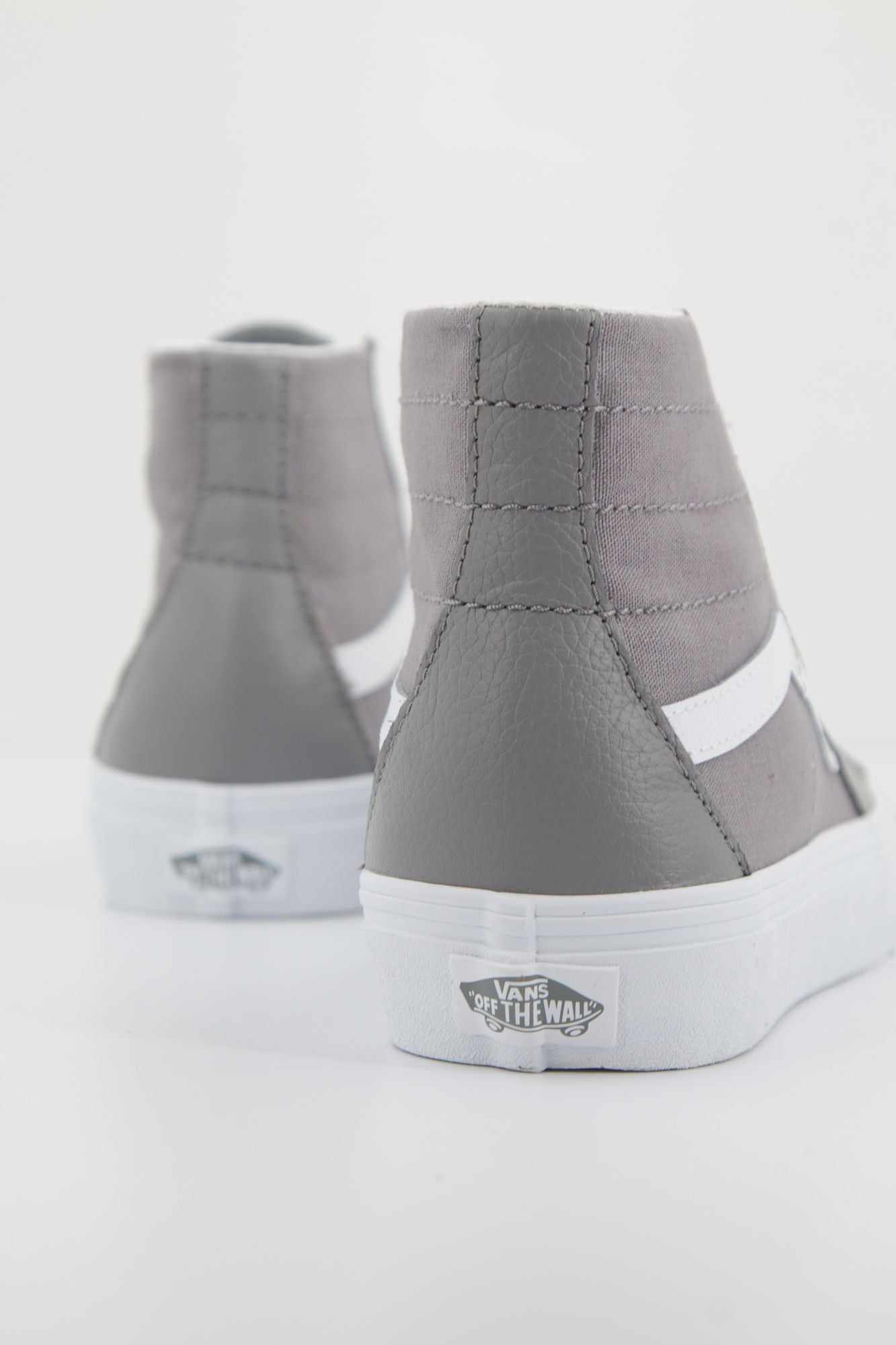 VANS  SK8-HI TAPERED en color GRIS (3)