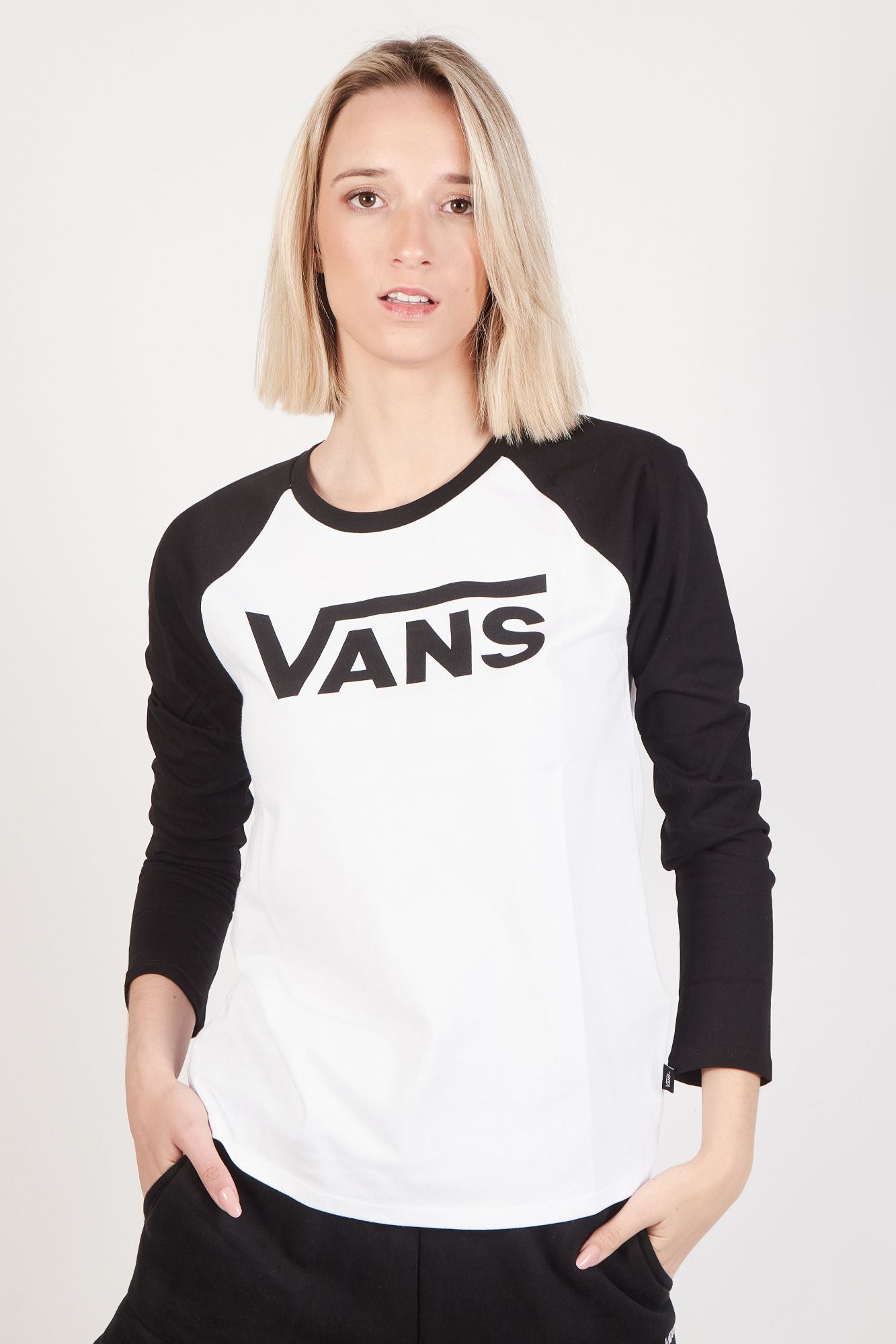 VANS  FLYING V LS RAGLAN en color BLANCO (1)