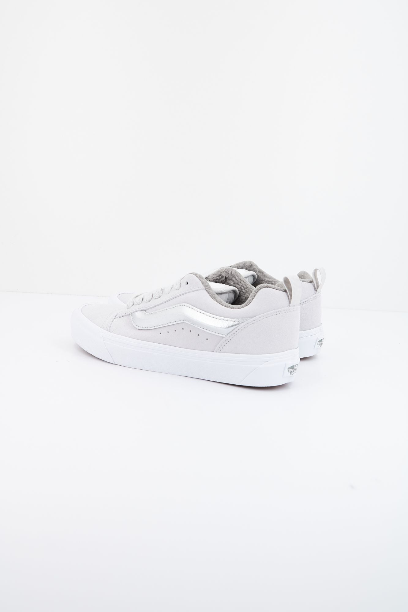 VANS KNU SKOOL en color GRIS (3)