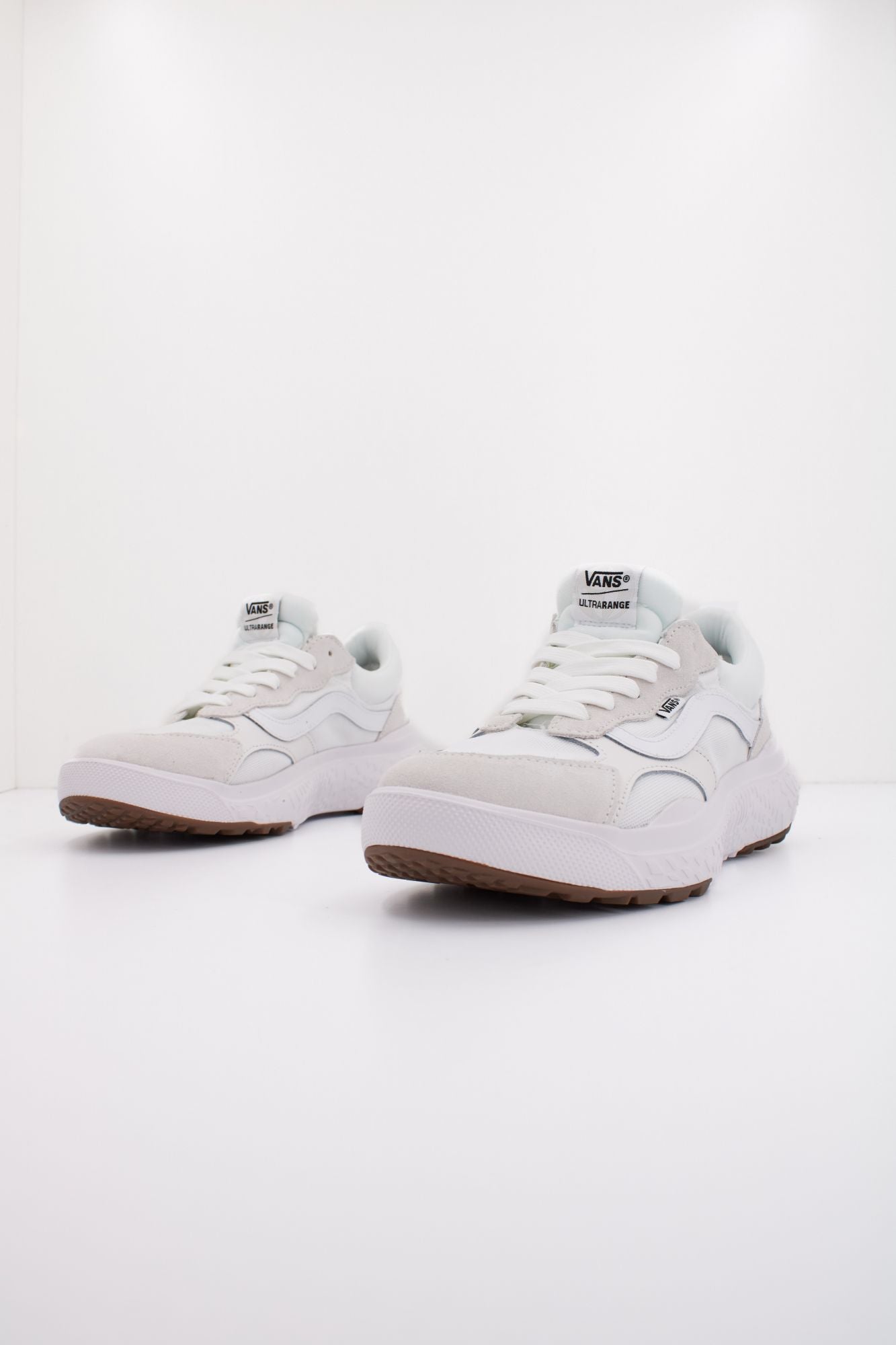 VANS ULTRARANGE NEO VR3 en color BLANCO (2)