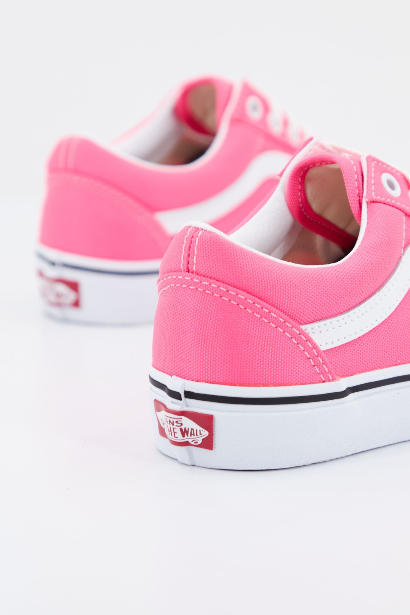 VANS UA OLD SKOOL en color ROSA (3)