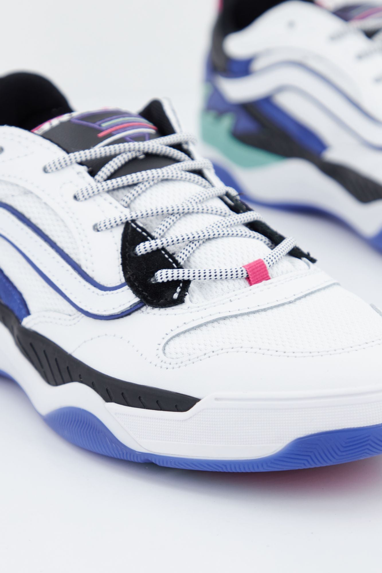 VANS UA Brux WC en color BLANCO (2)